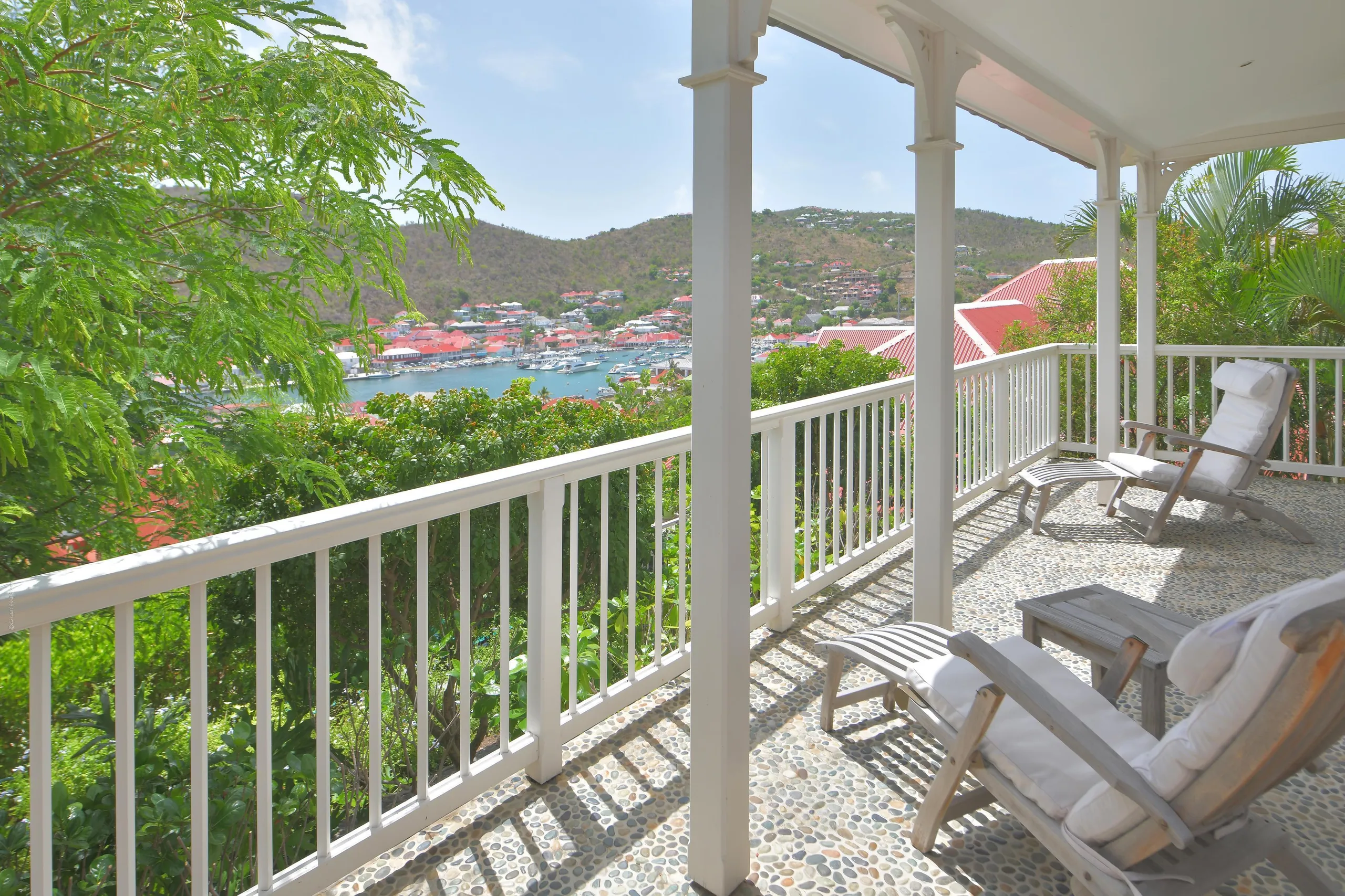 Refreshing Paradise Estate with Private Pool and Ocean Views — photograph 3