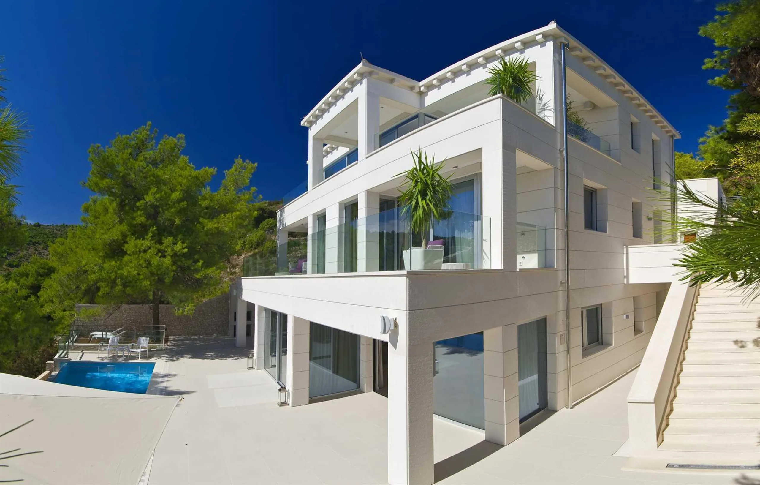 Premium 5-Bedroom Villa with Infinity Pool and Direct Sea Access on Brac Island — photograph 7