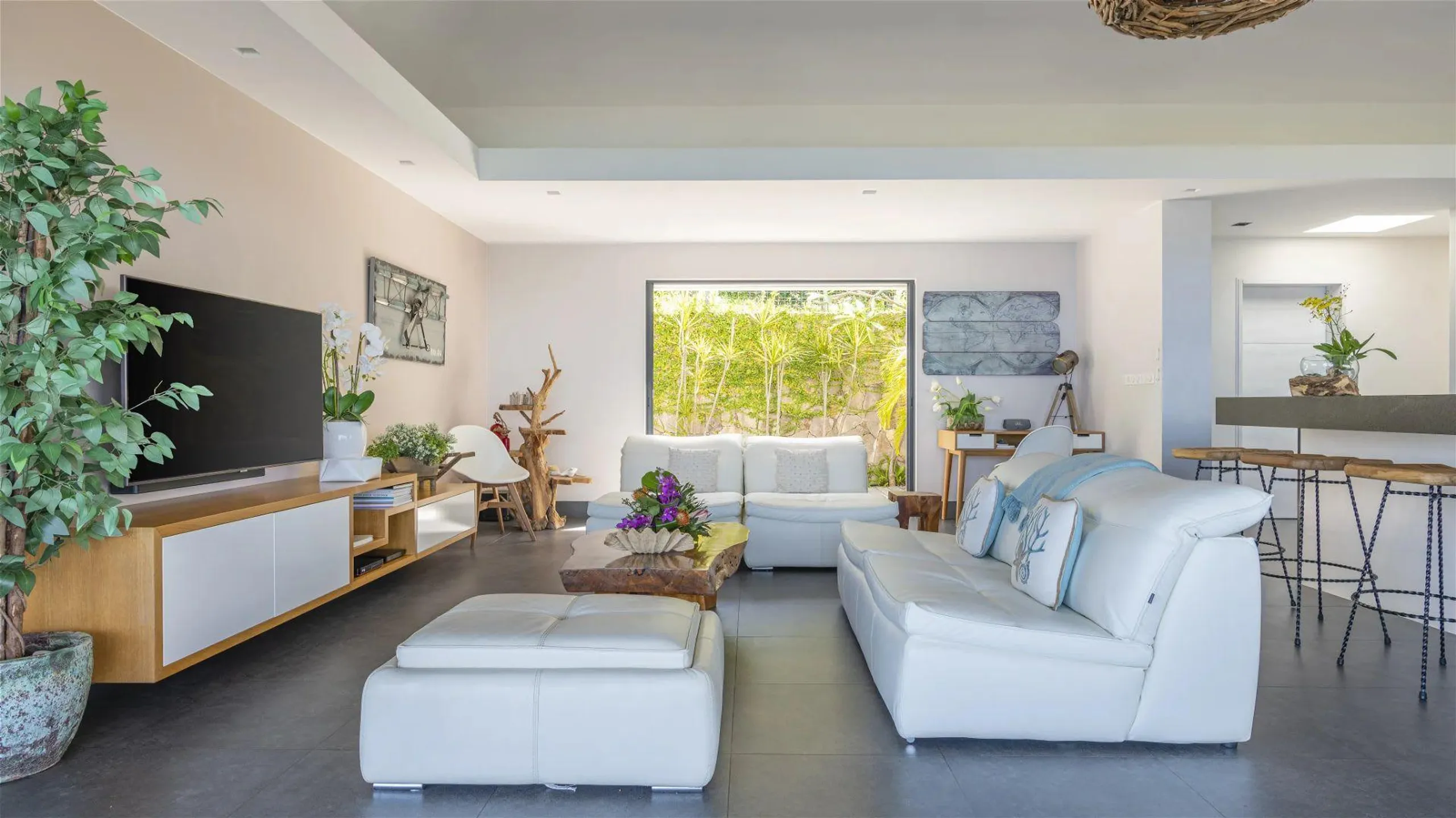Tranquil Seaview Villa with Invigorating Pool — photograph 10