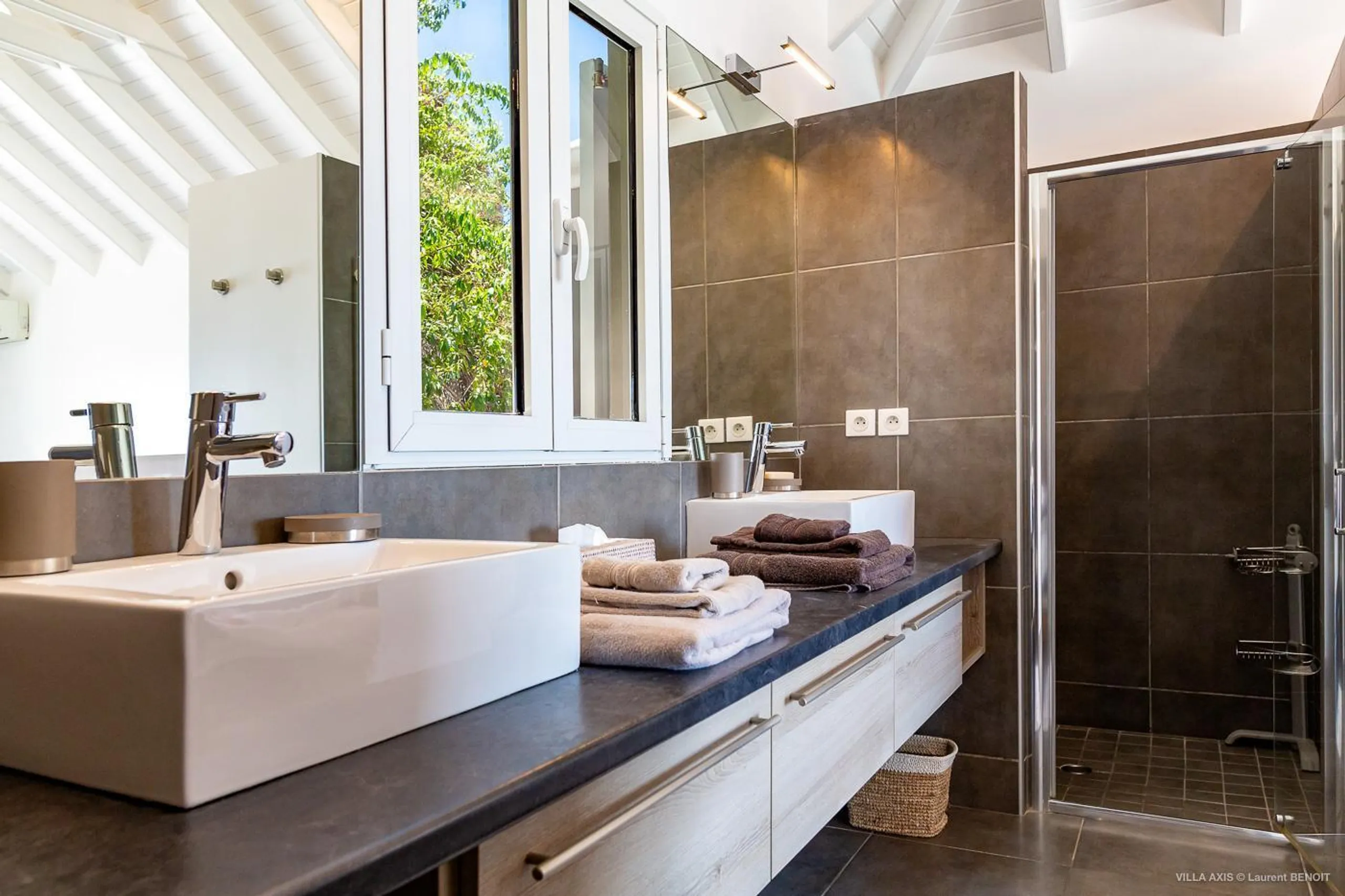 Exceptional Bay View Villa with Private Pool and Gazebo — photograph 10