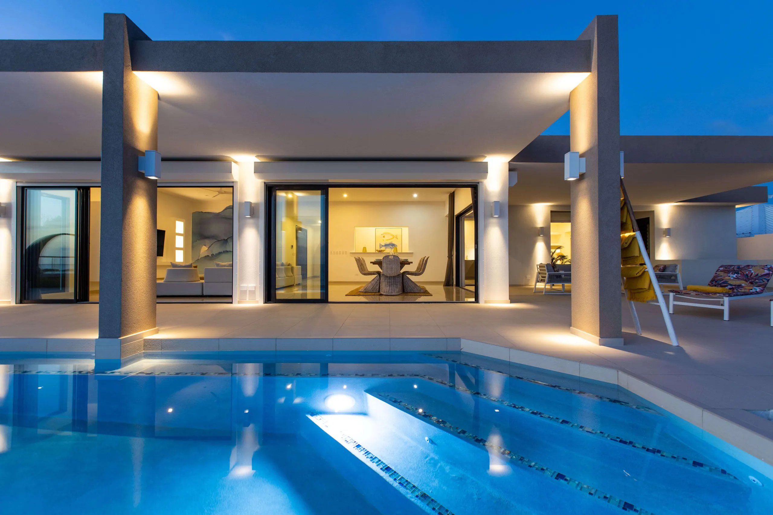 Luxury Beacon Hill Villa with Stunning Sea Views and Private Pool — photograph 6