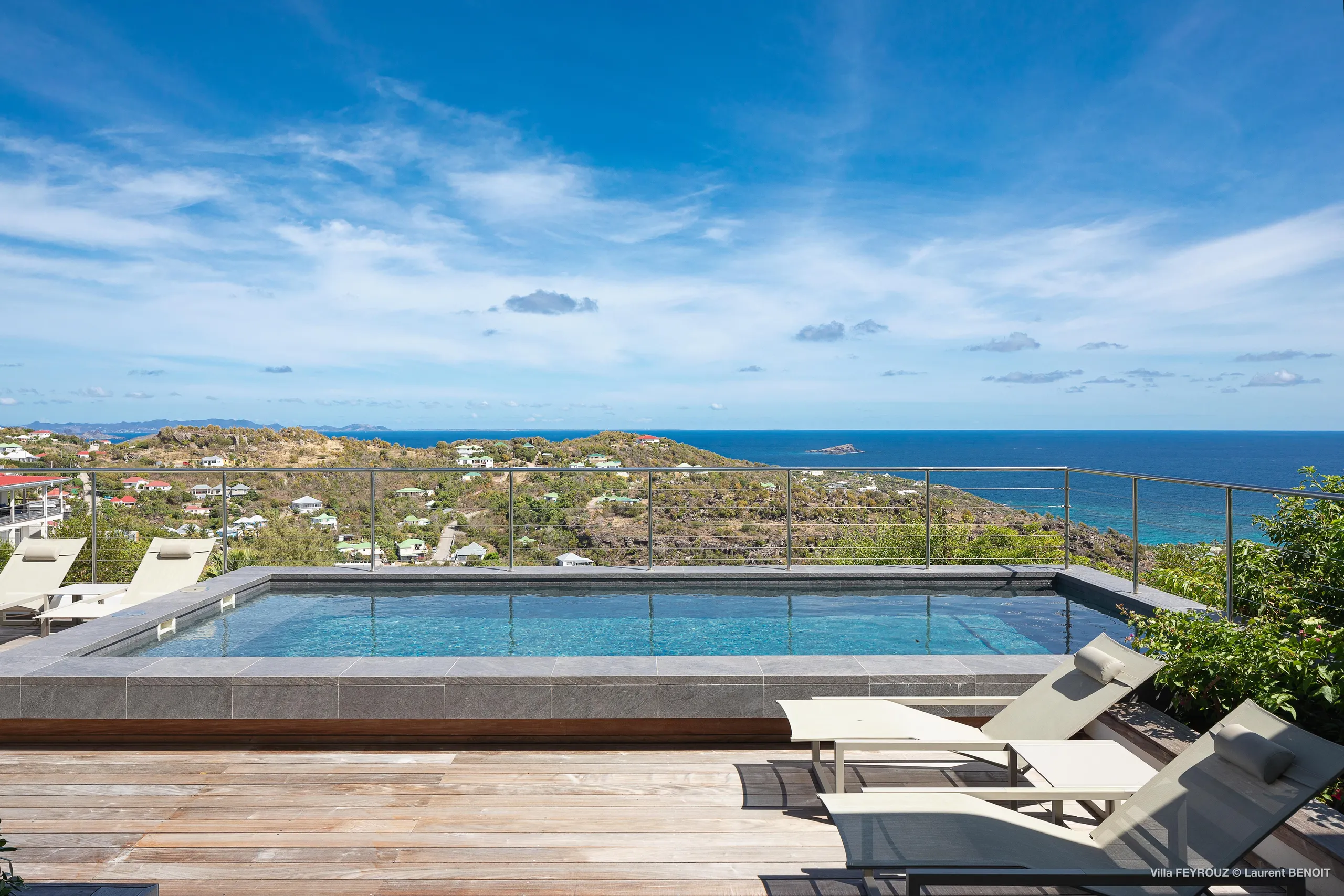 Exquisite Oceanfront Villa with Private Pool and Zen Gardens — photograph 3
