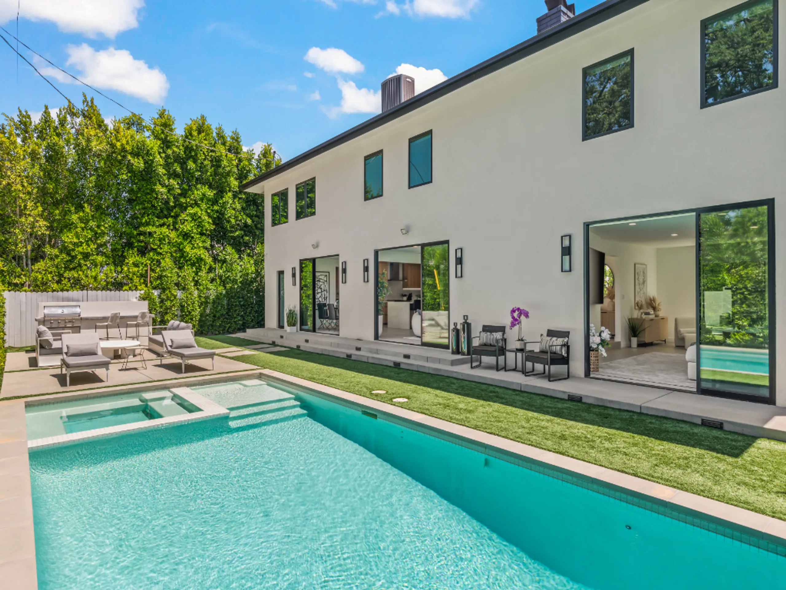 Modern Gated Estate with Pool, Spa & Designer Interiors Near Ventura Blvd, Los Angeles