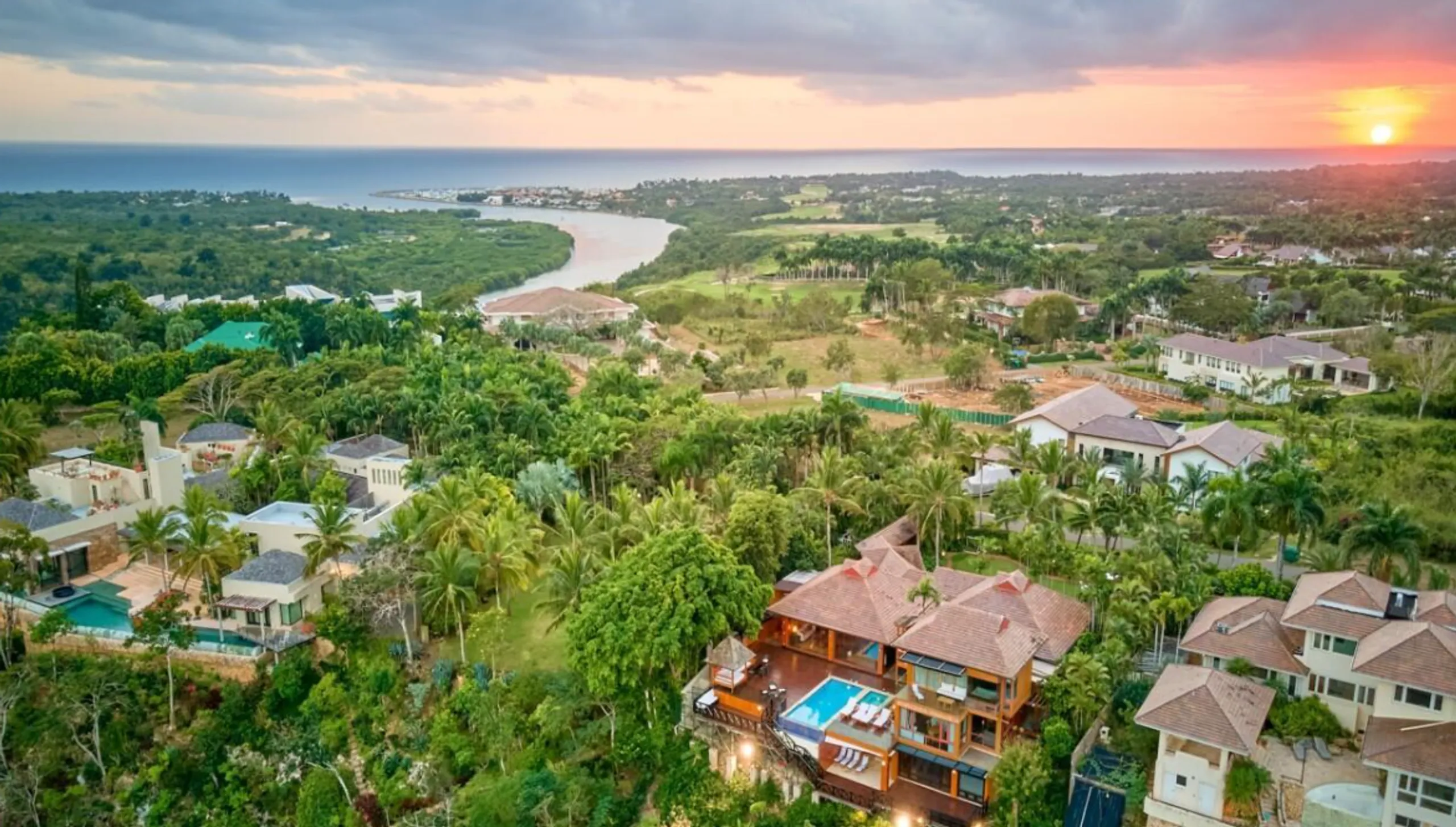 Majestic Villa Atop the Chavon River with Private Pool and Unparalleled Vistas — photograph 3