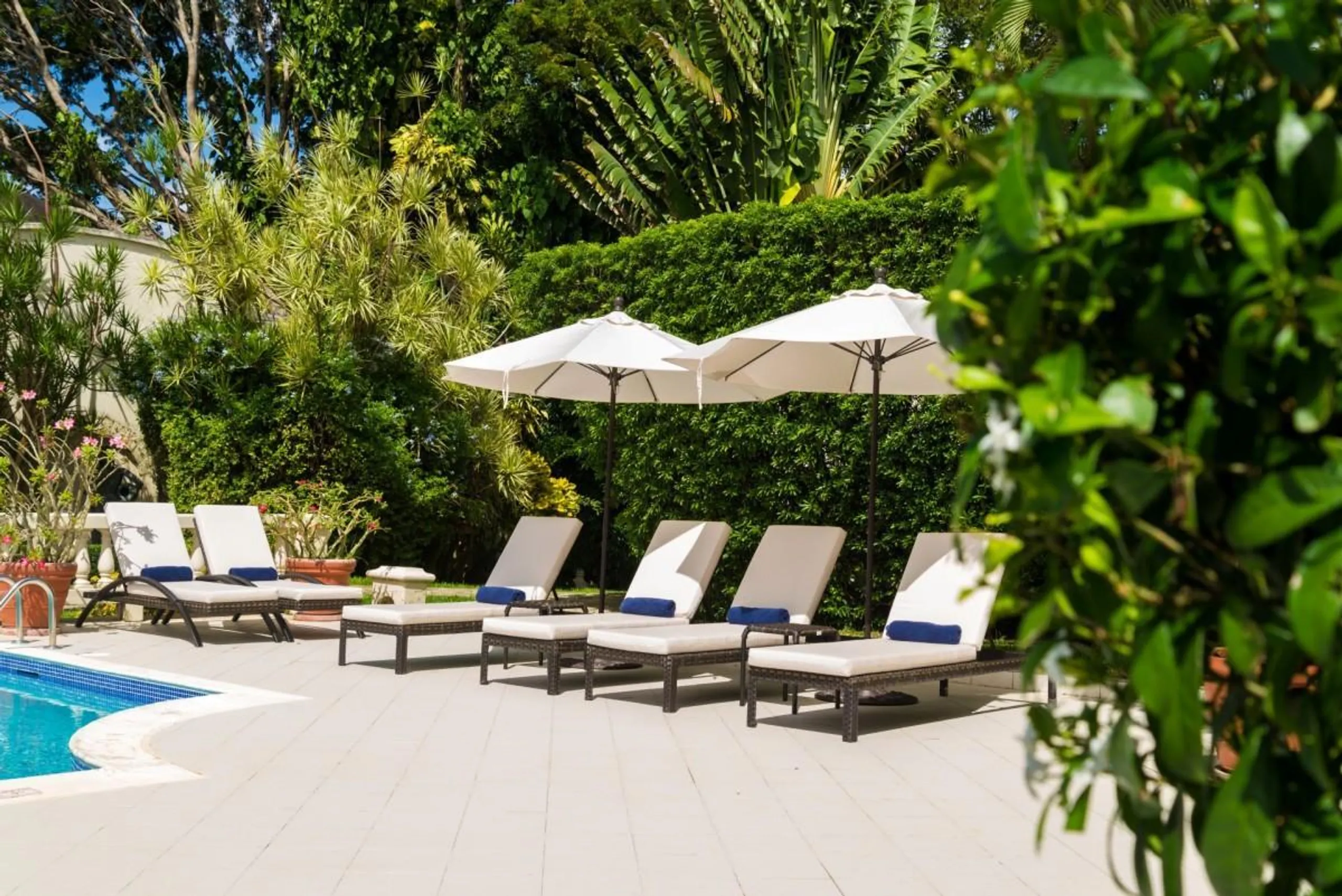 Sandy Lane's  Luxurious Ridge-Front Villa with Grand Infinity Pool and Breathtaking Caribbean Views — photograph 4