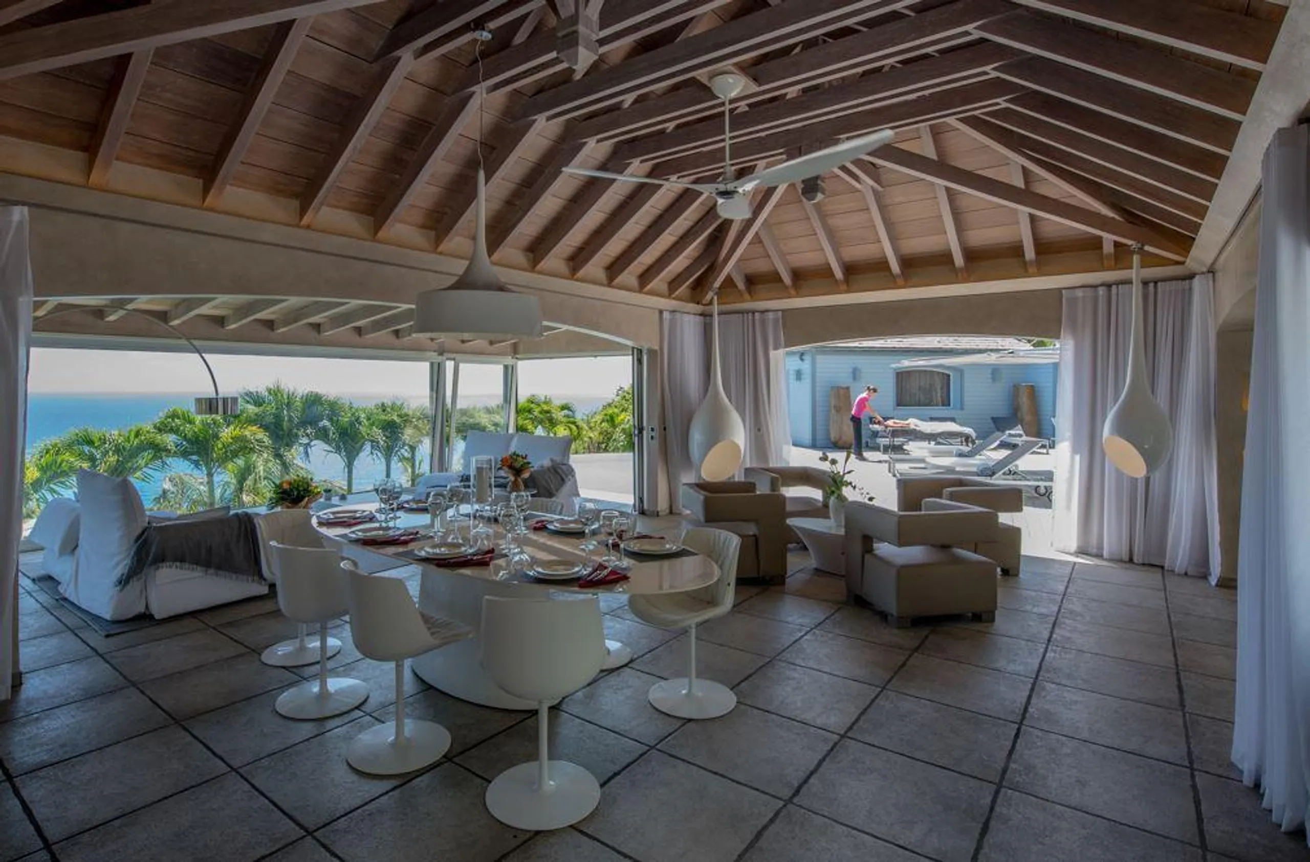 Oceanfront Opulence: Luxurious Villa in Vitet with Spectacular Views and Elegant Design — photograph 10