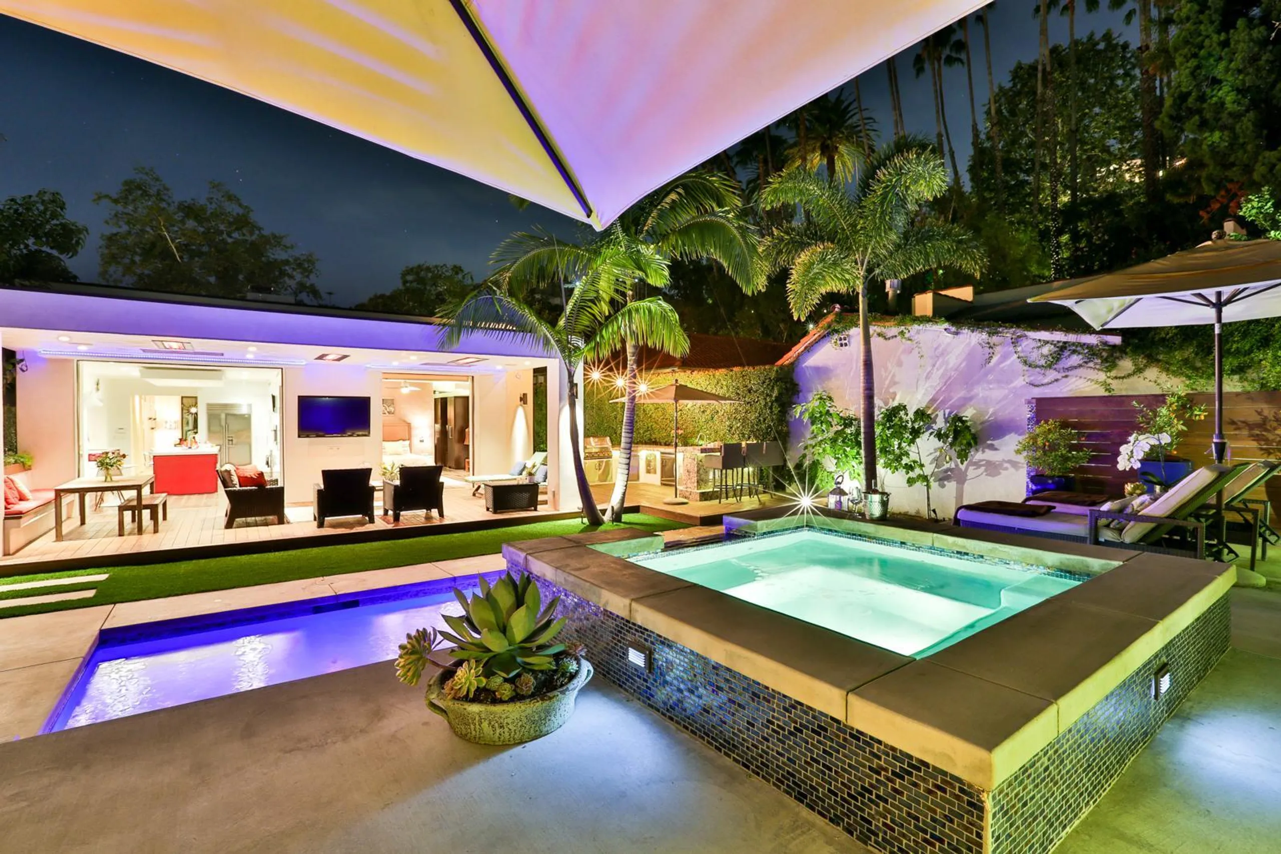 Hollywood Hills Sanctuary — photograph 4