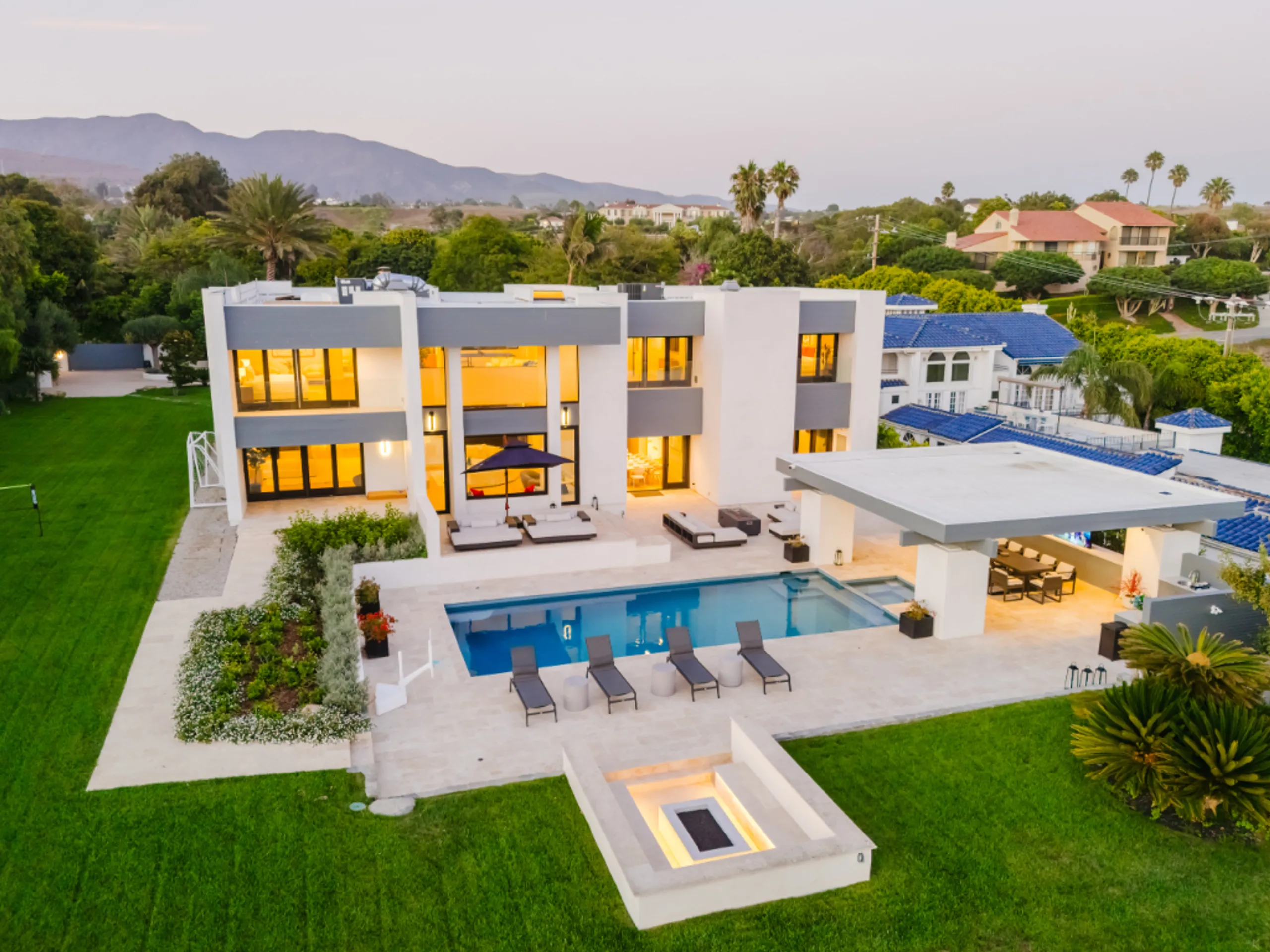Architectural Malibu Bluffside Estate with Panoramic Ocean Views & Walkable Beach Access, Malibu