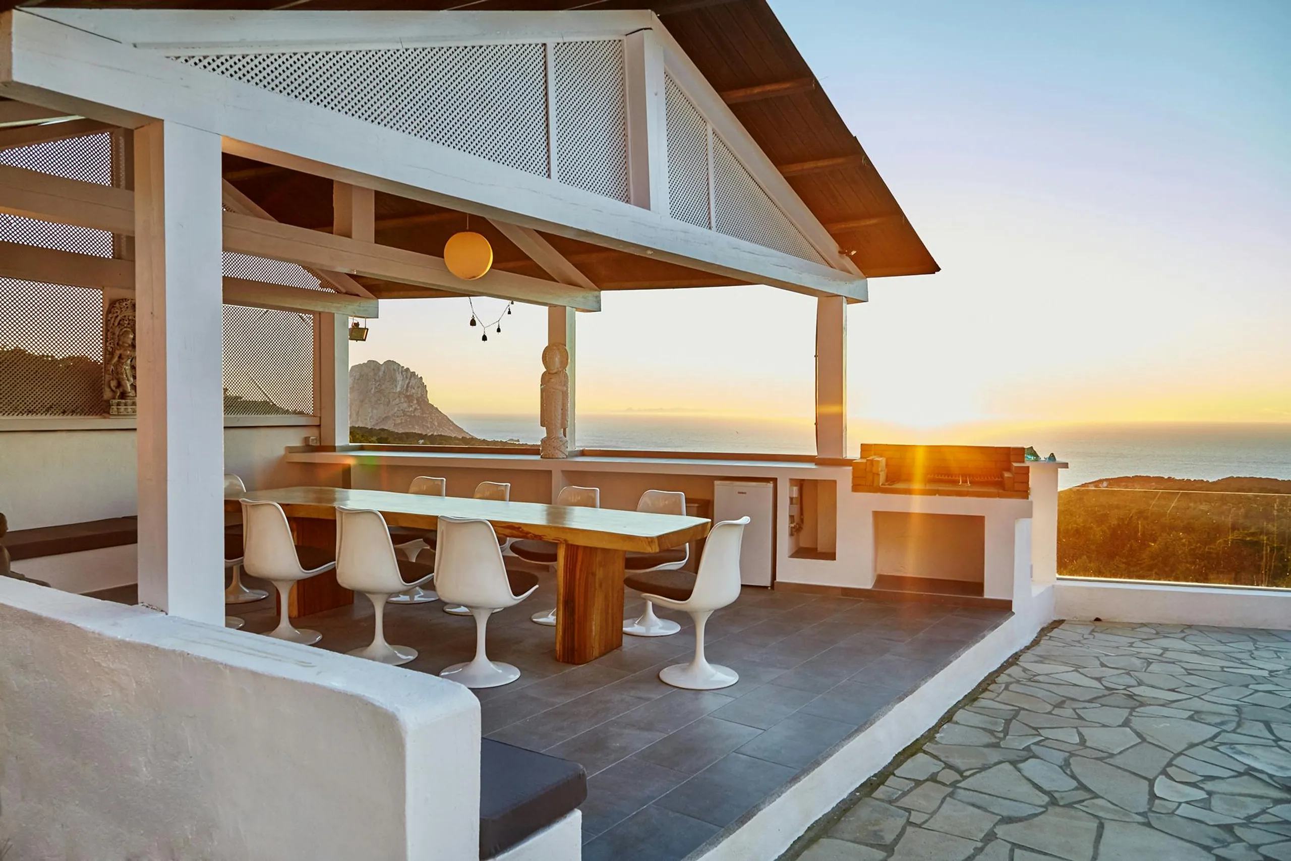 Breathtaking Ibiza Estate with Private Pool, Gazebo, and Sweeping Ocean Views — photograph 6