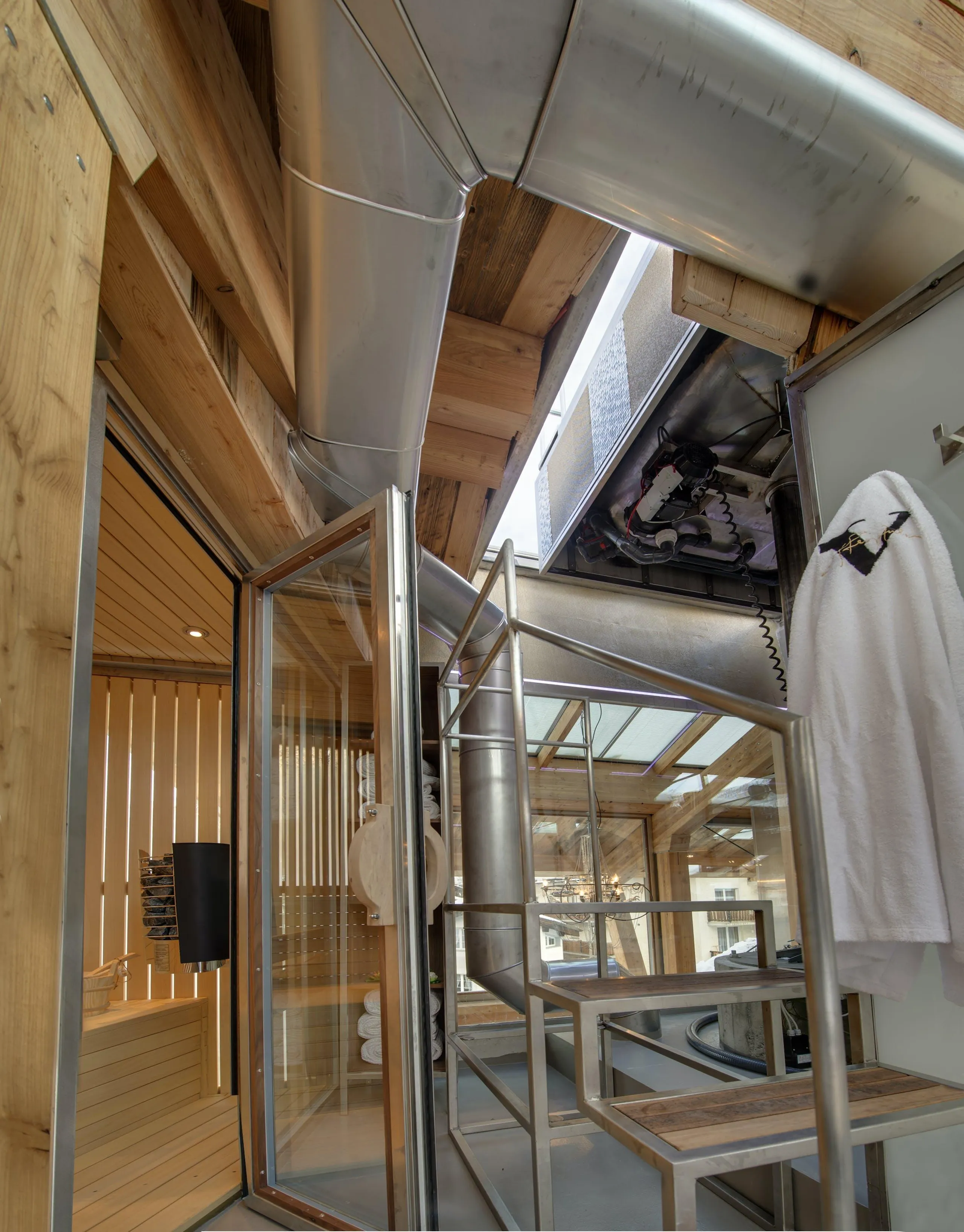 Timeless Peak Luxury Residence Perched Upon the Majesty of Zermatt — photograph 7