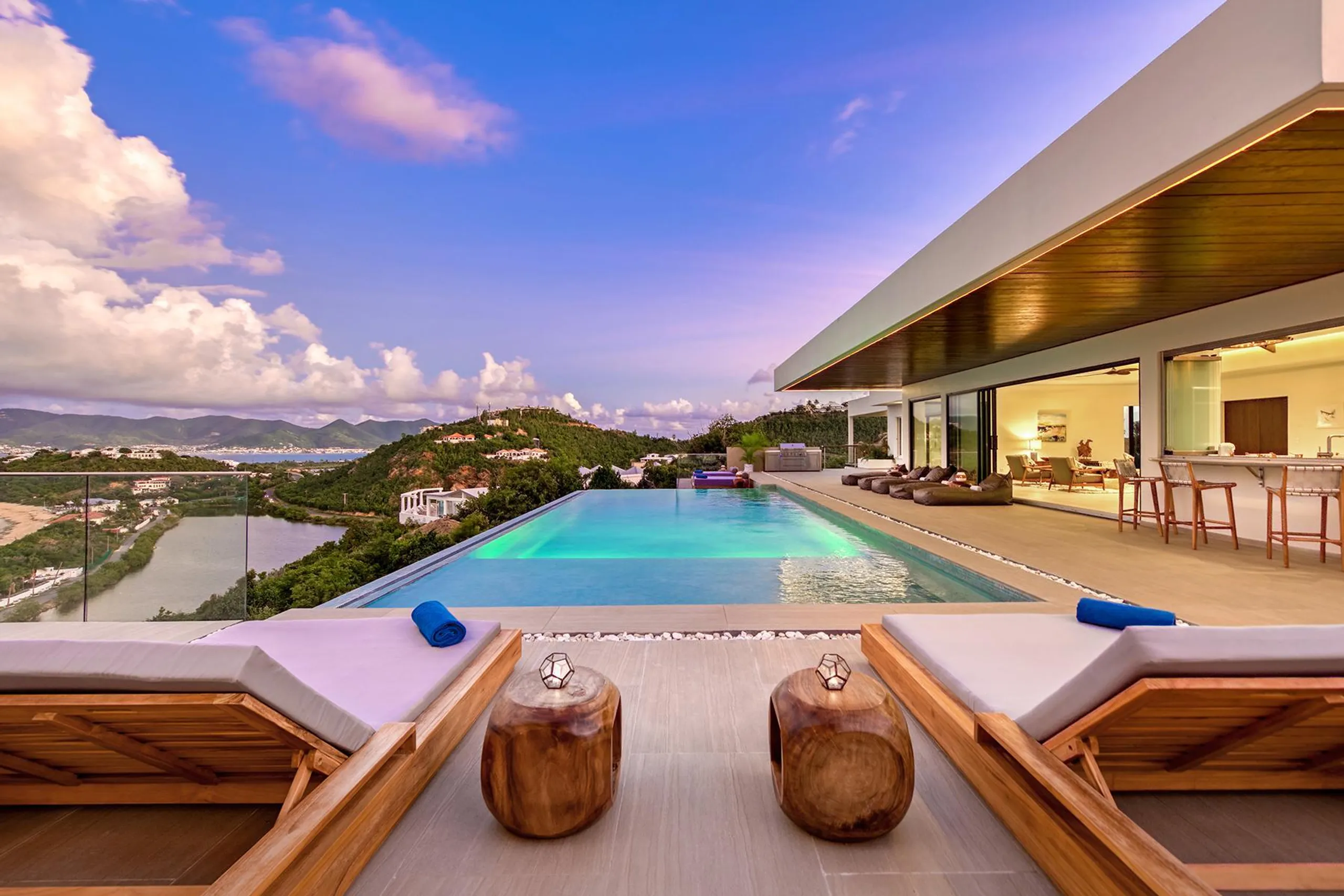 Exquisite Tranquility: A Villa Oasis with Breathtaking Ocean Panoramas — photograph 3