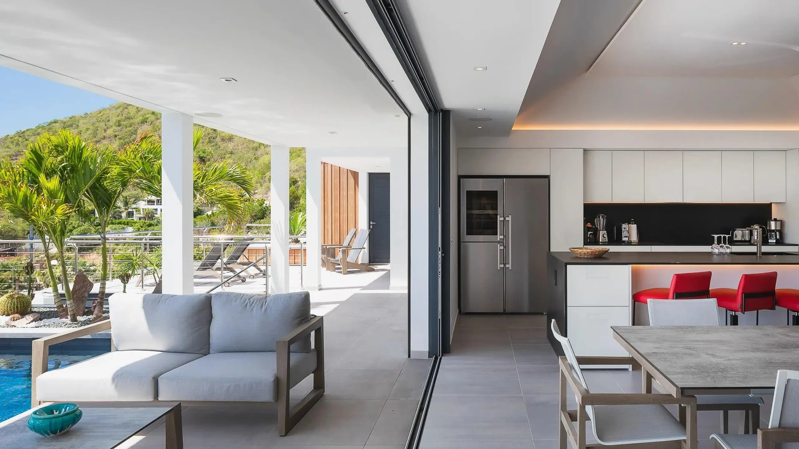 Cozy Oceanview Villa with Pool — photograph 4