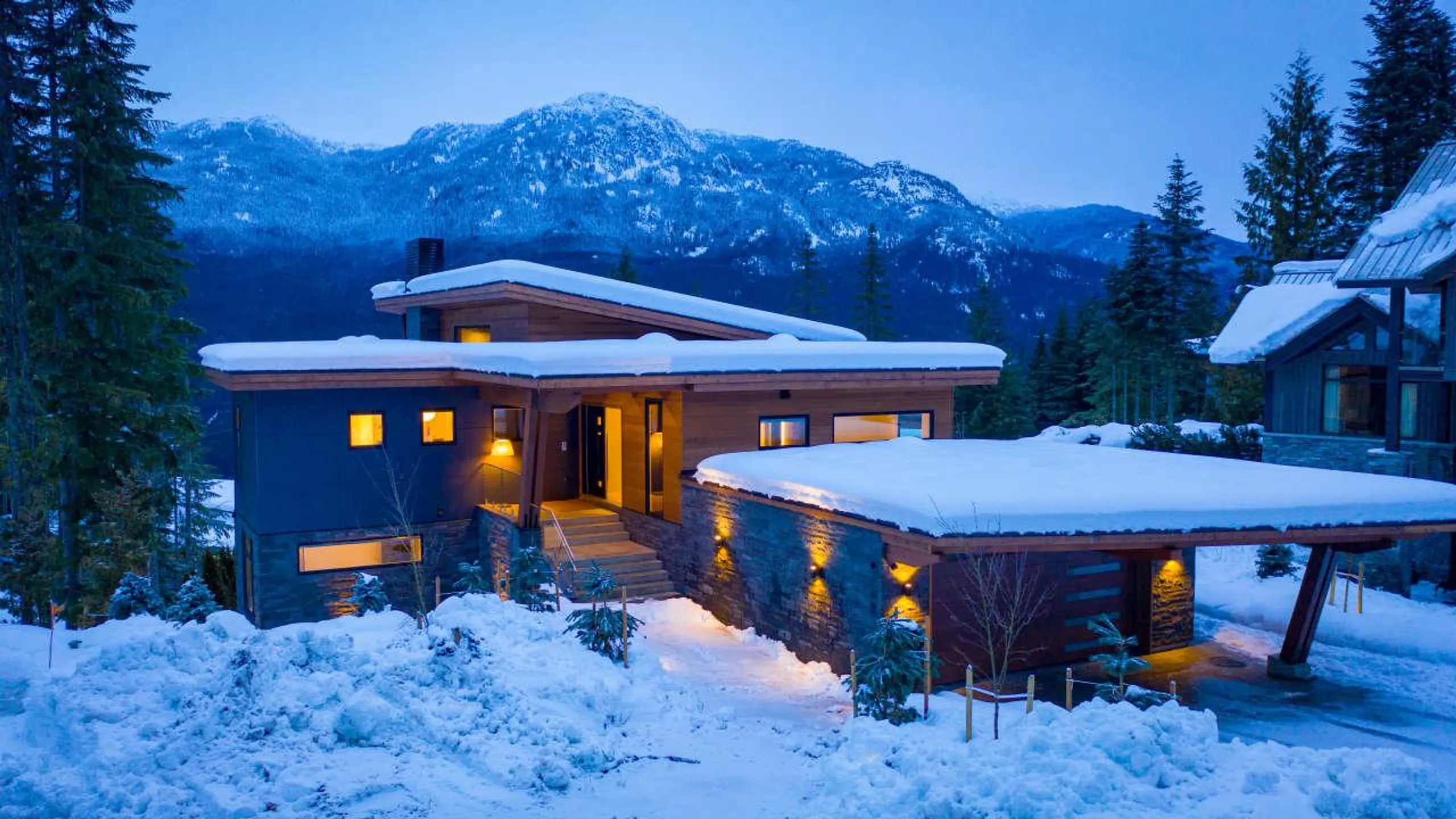 Lavish Haven with Majestic Mountain Views and Deluxe Poolside Retreat VILLAWAY® — photograph 5