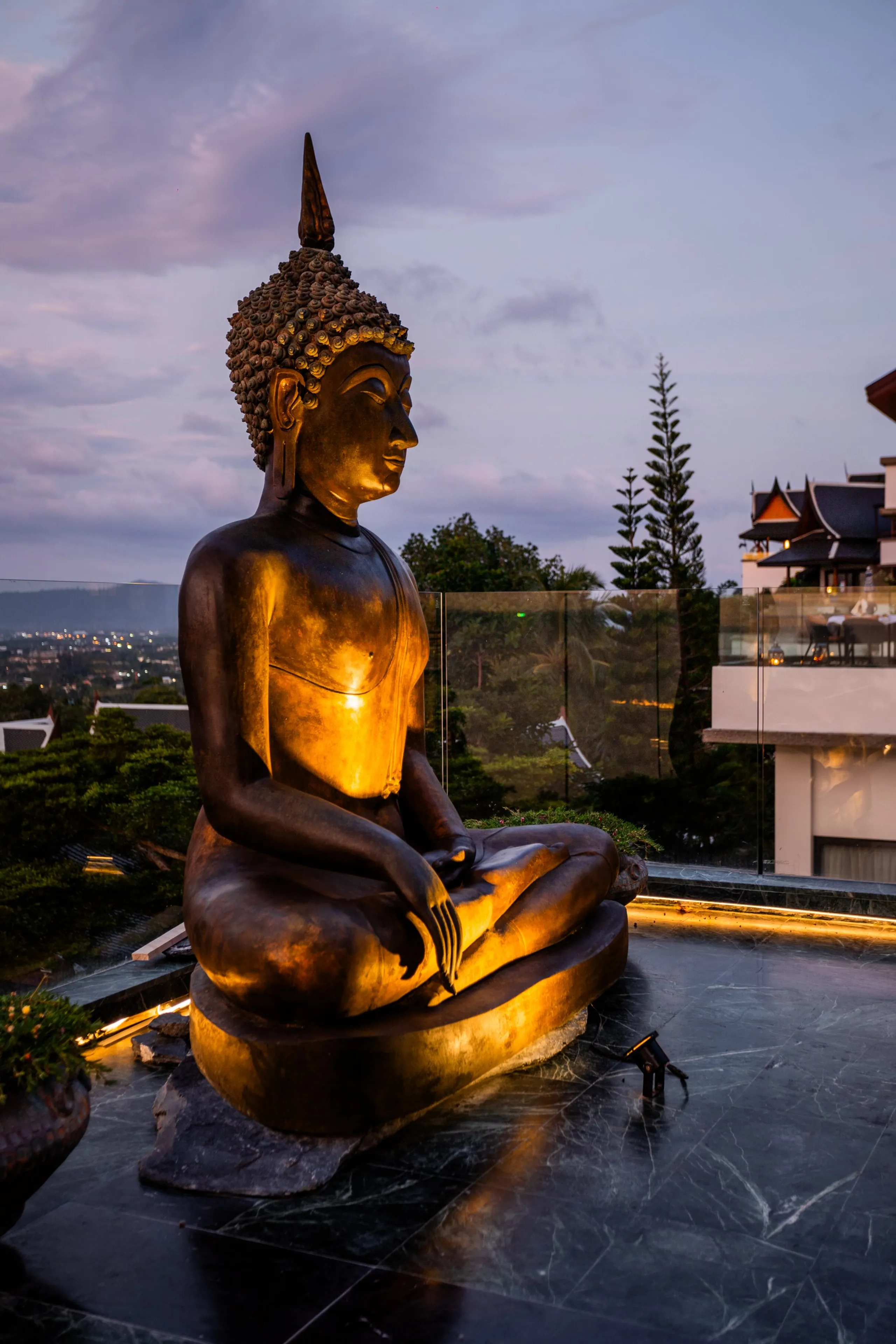 Phenomenal Hilltop Villa with Infinity Pool and Overlooking Andaman Sea Waters — photograph 9