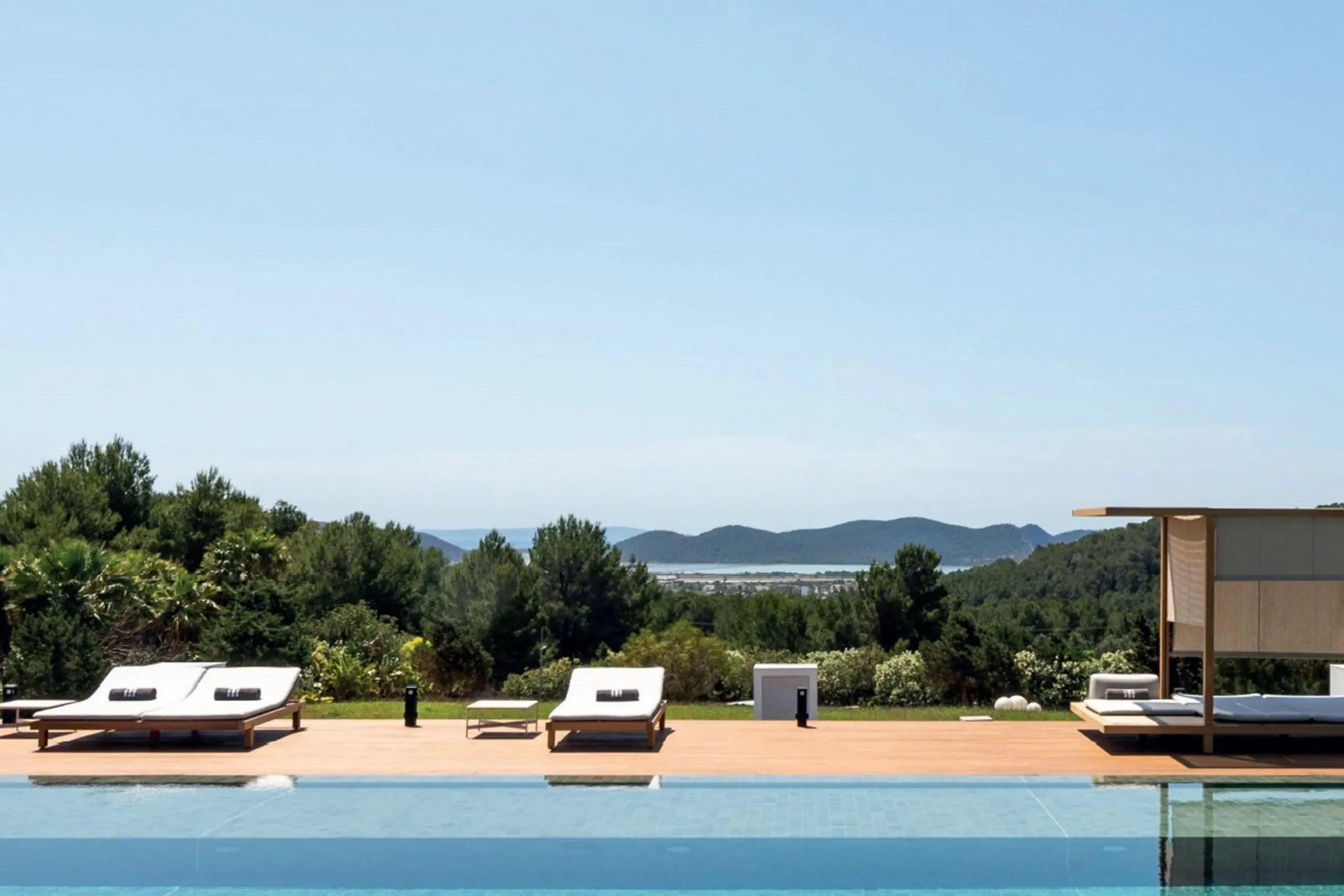 Stunning Contemporary Villa in Ibiza with Heated Pool, Sauna and Jacuzzi, Sant Josep De Sa Talaia