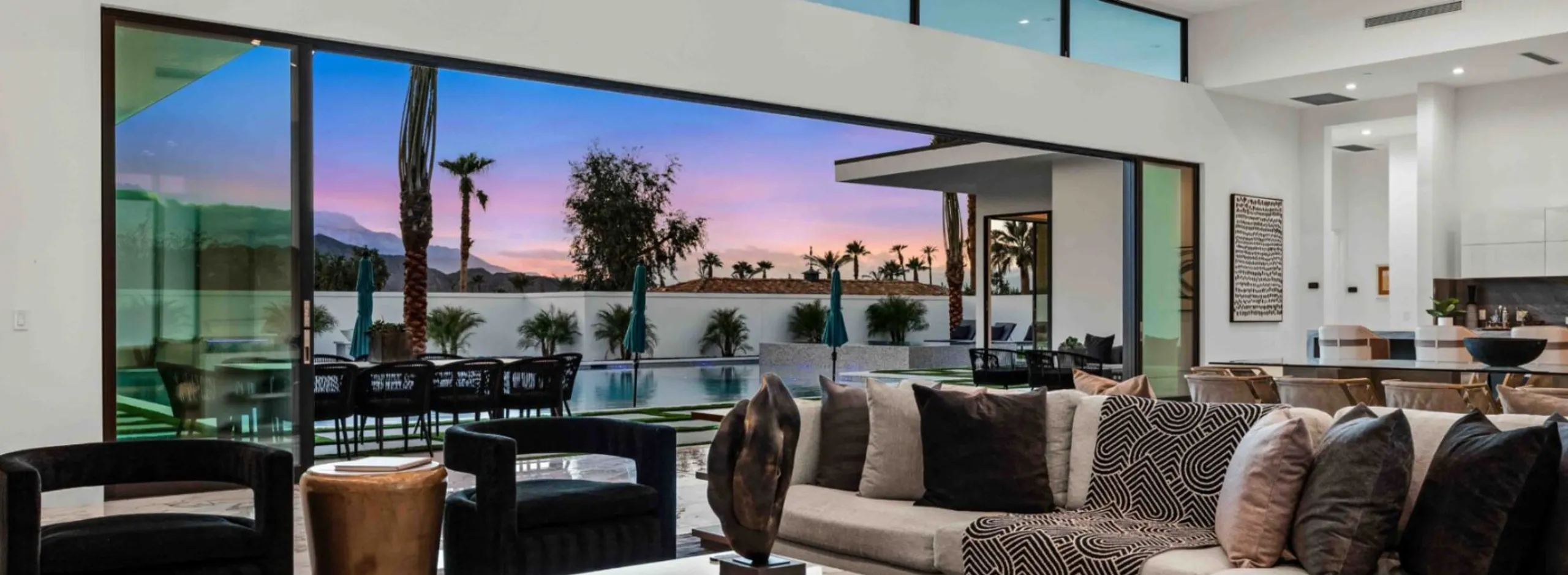 Contemporary Villa with Private Pool, Fire Pit & Designer Interior — photograph 8