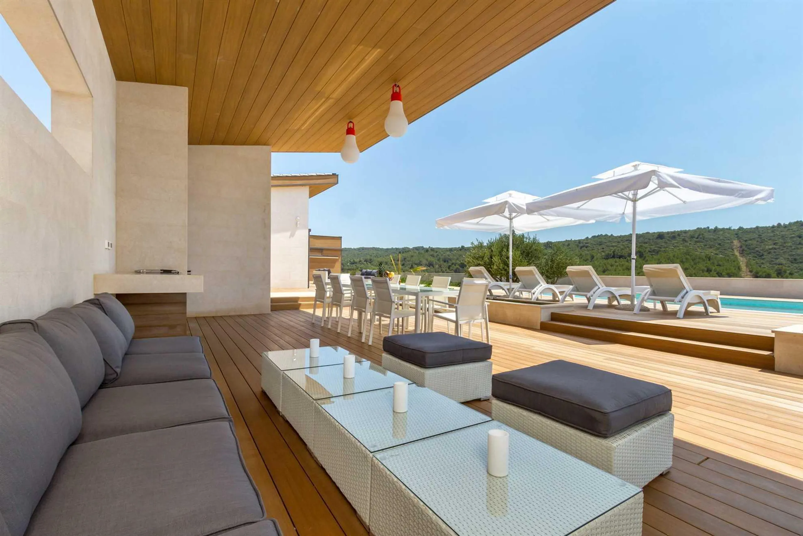 Radiant Modern Villa with Pool, Sauna, and Tennis Court in Hvar — photograph 11