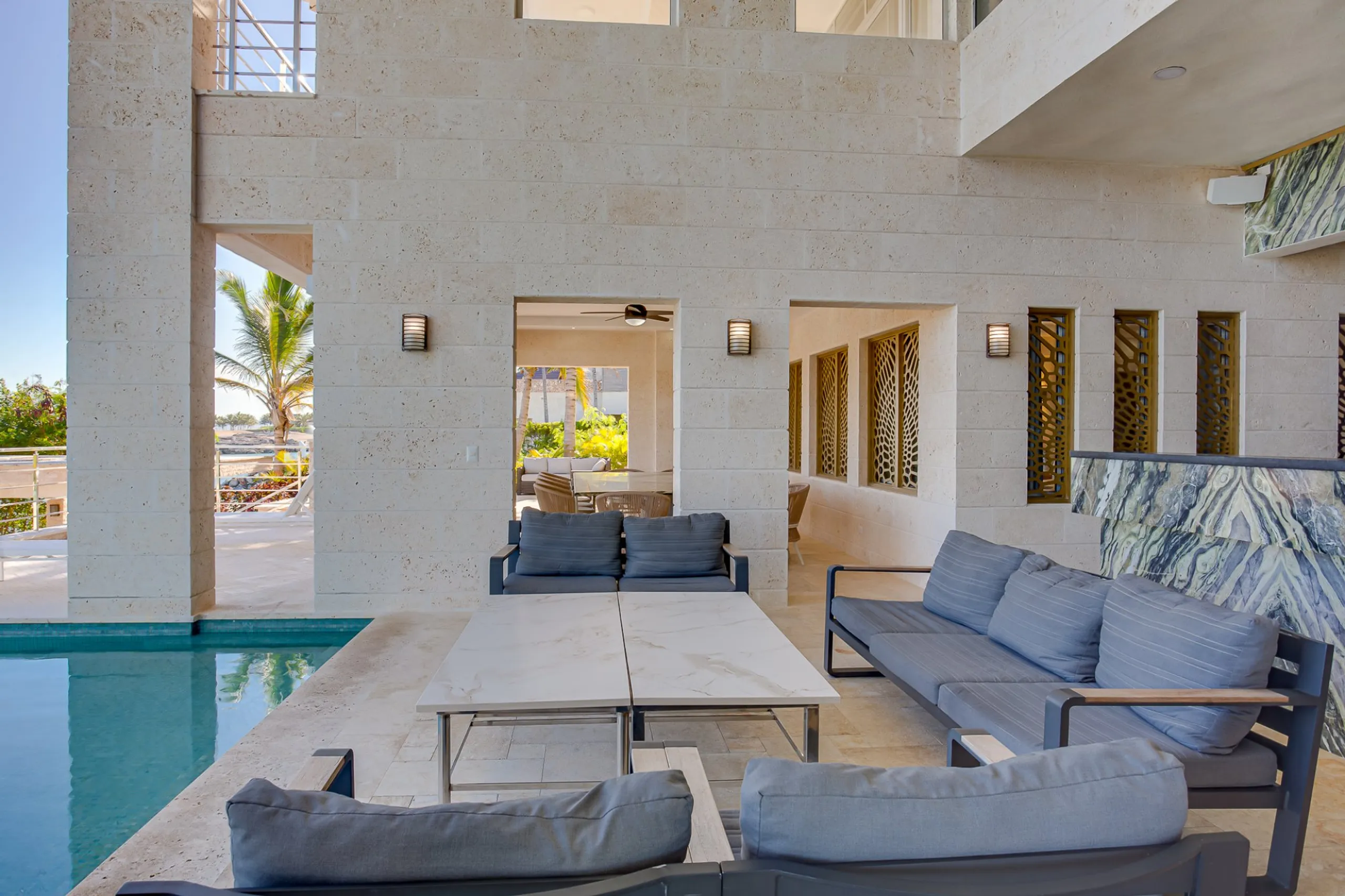 Majestic 11-Bedroom Beachfront Villa with Private Infinity Pool, and Private Beach — photograph 8