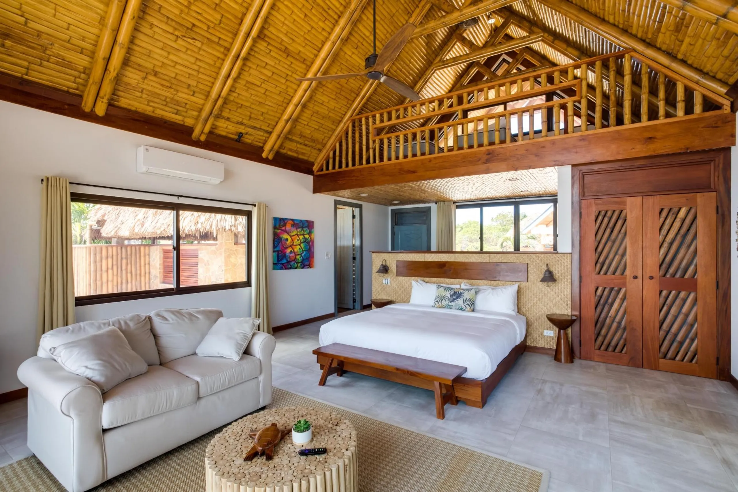 Tranquil Private Island Villa with Pool and Beach Access — photograph 9