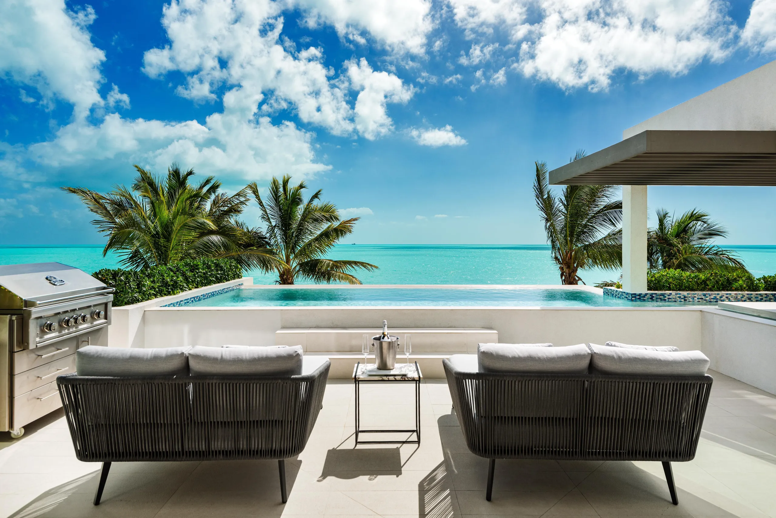 Modern Contemporary Villa With Infinity Pool and Long Bay Beach View — photograph 5
