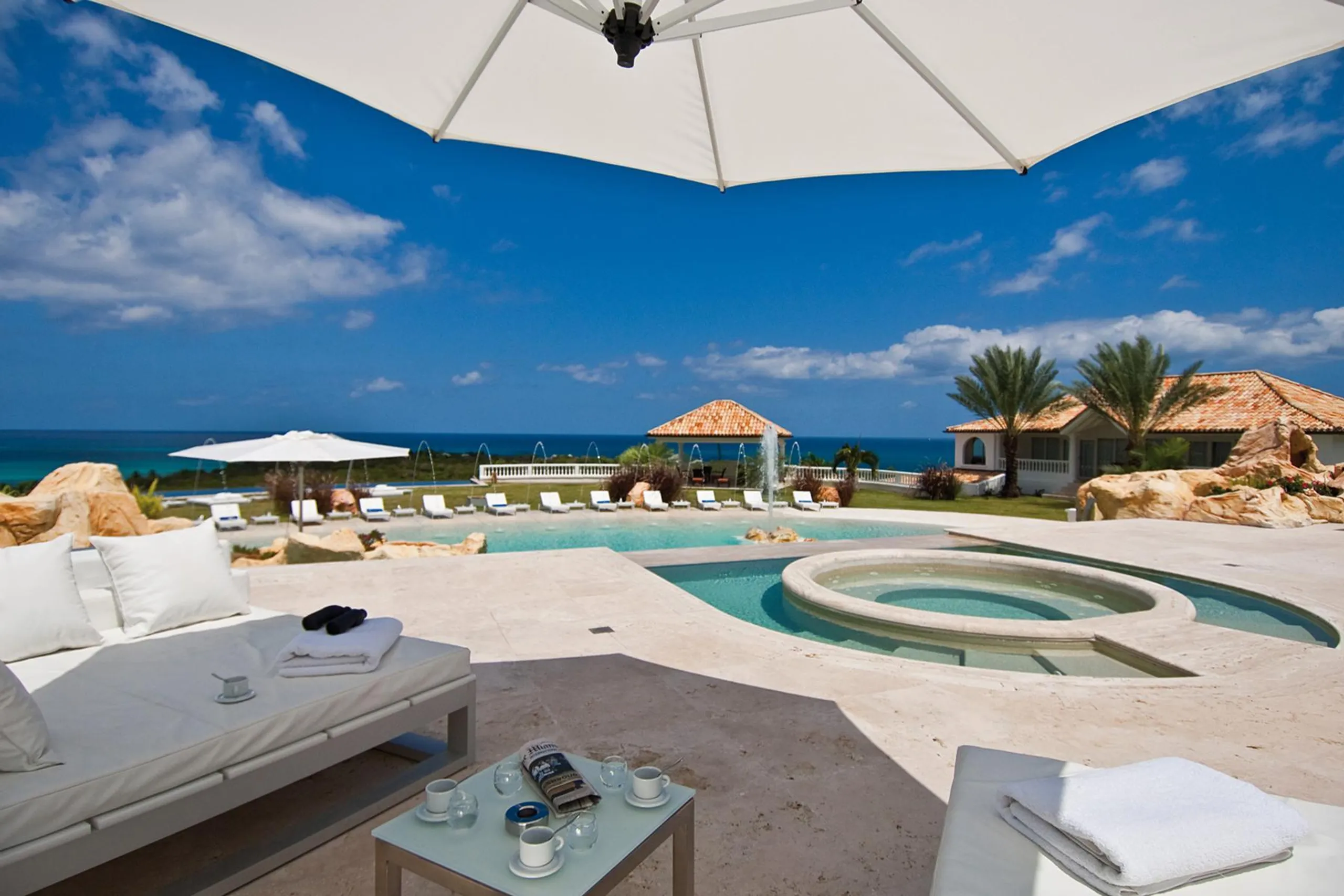 Exclusive Luxe Oasis  with Two Pools and Breathtaking Views of the Caribbean Sea — photograph 6