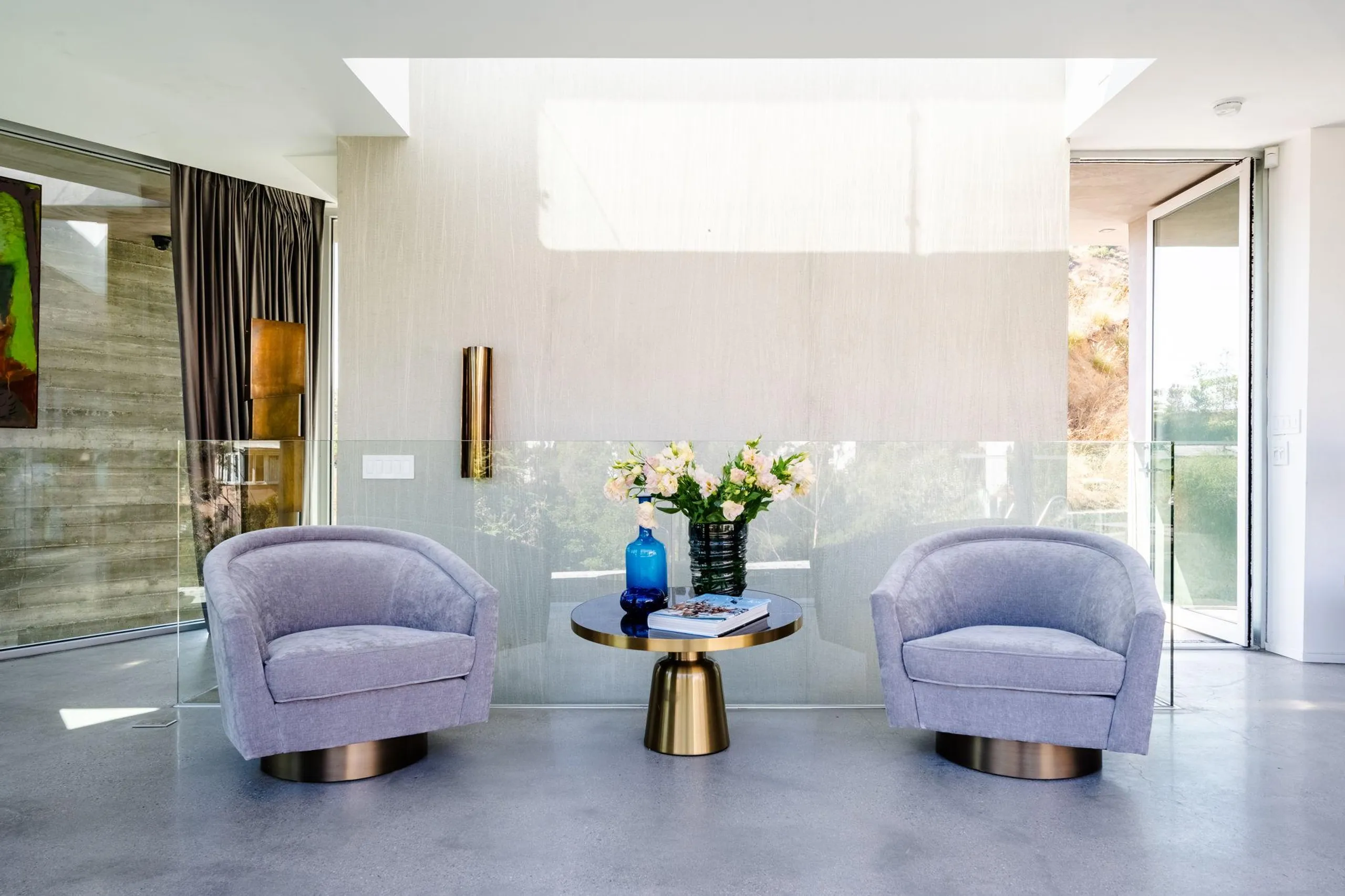 Exceptional Hollywood Hills Villa with Breathtaking Views of Los Angeles — photograph 12