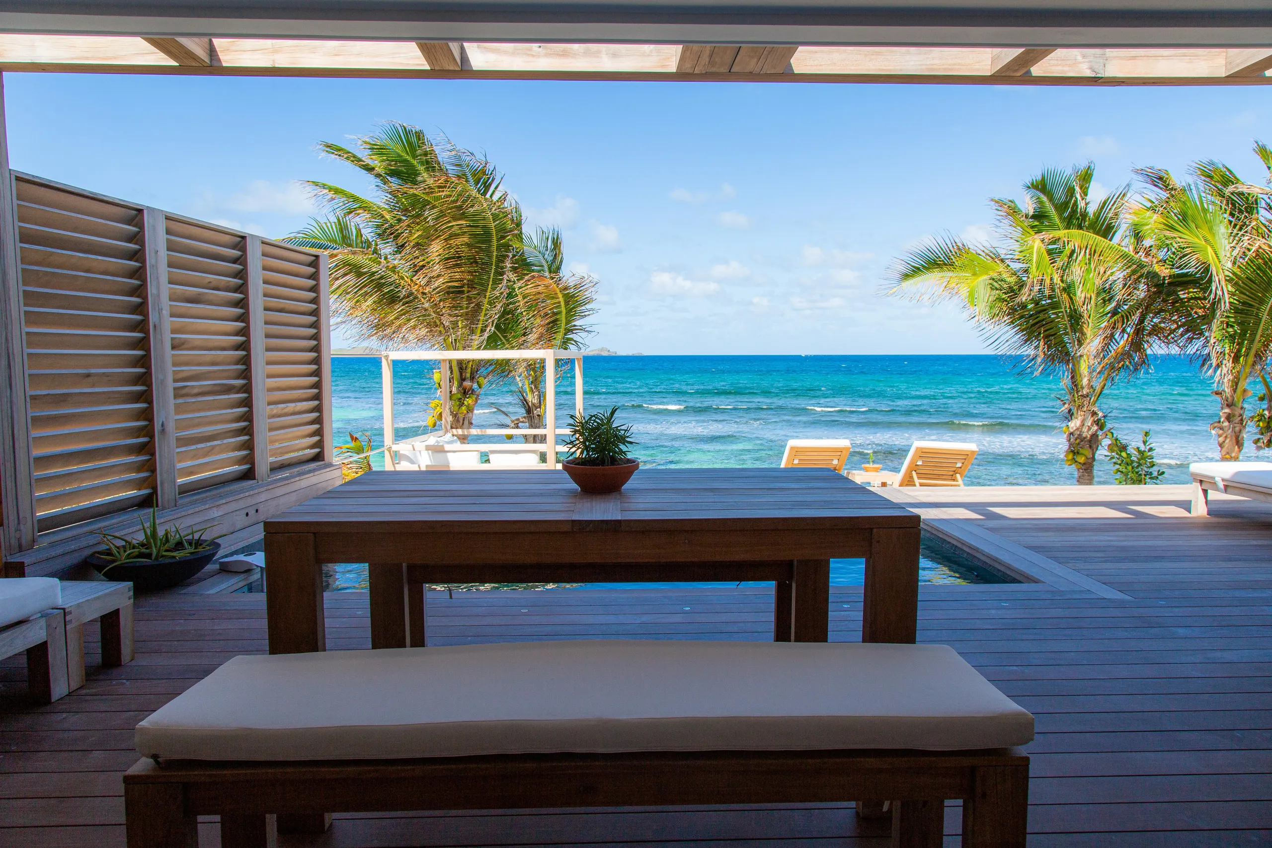 Exquisite Beachfront Villa with Private Pool and Fitness Room — photograph 5
