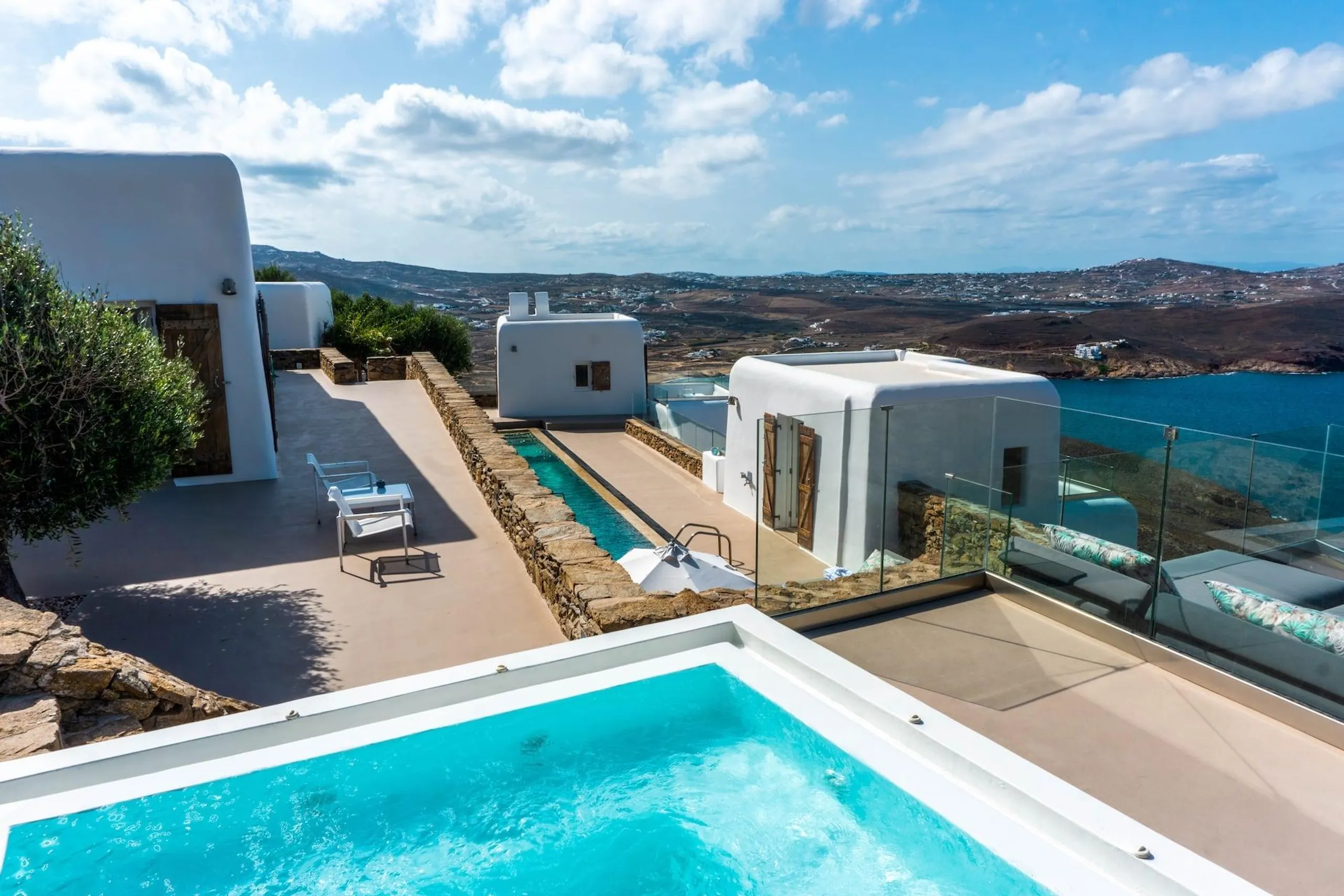 Statuesque Seaview Villa in Mykonos with Waterfalling Pool and Jacuzzi, South Aegean