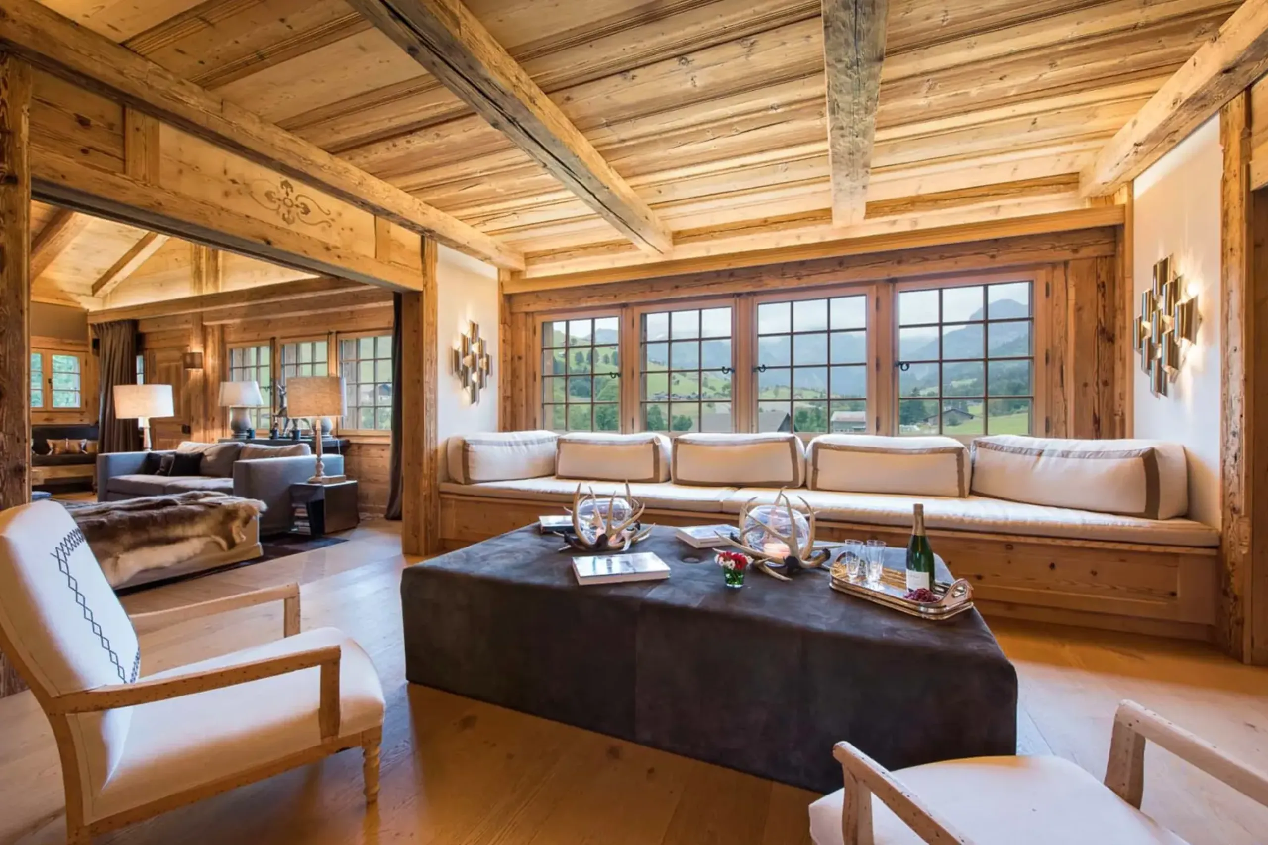 Traditional Swiss Chalet with Spa — photograph 6