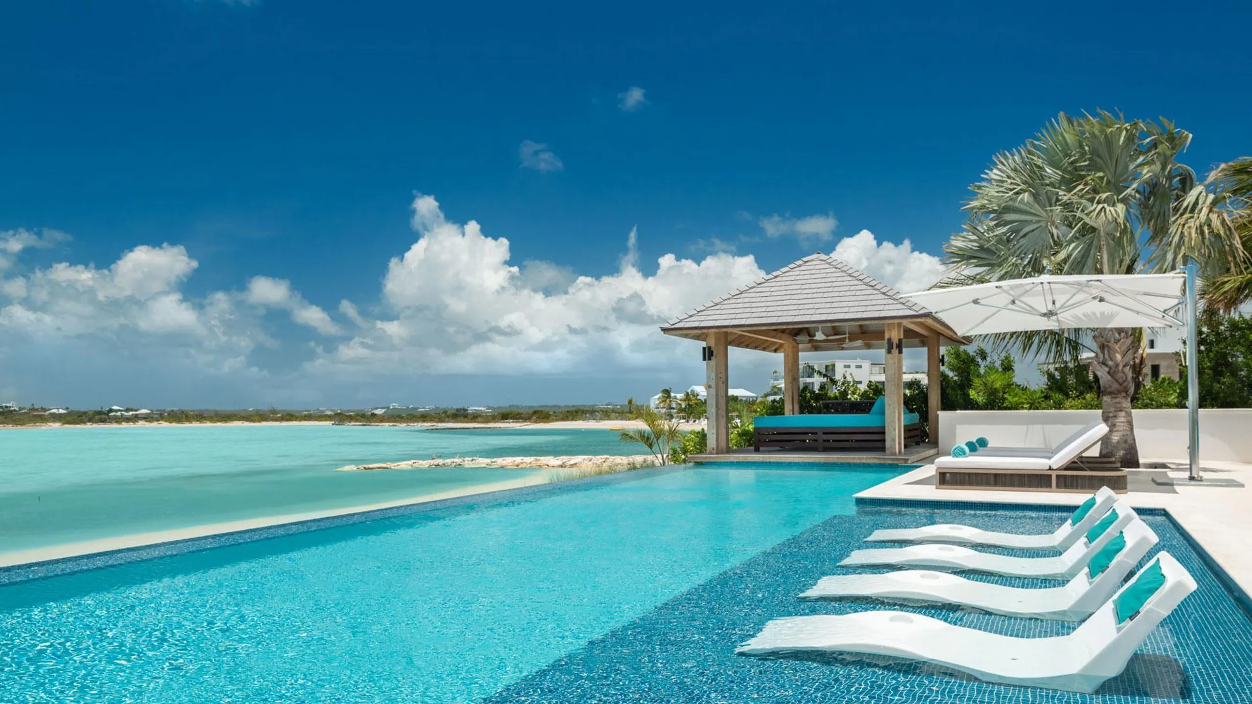 Serene Ocean Views from Chic Island Estate with Infinity Pool — photograph 4