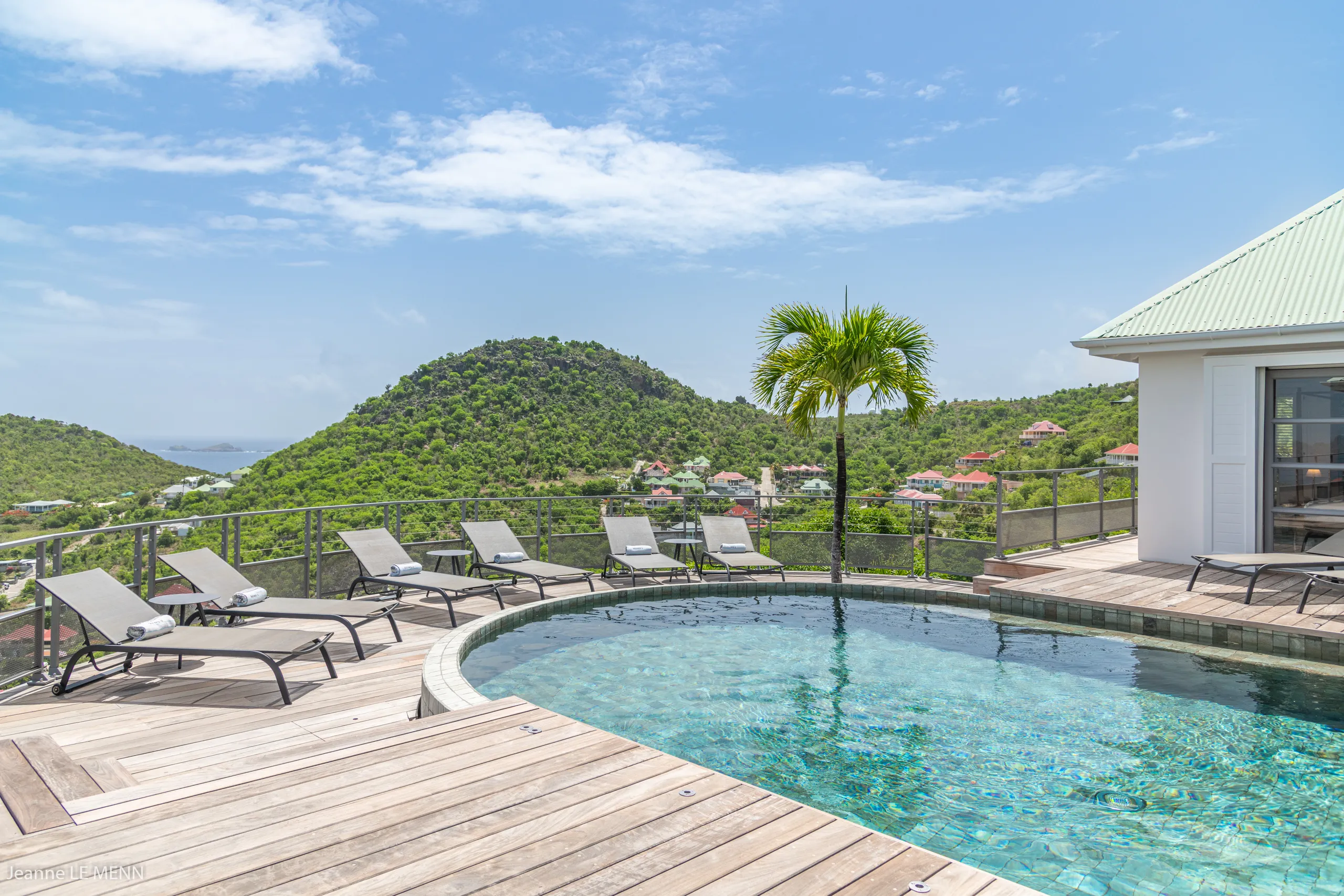 Elegant Flamands Villa with Infinity Heated Pool & Ocean Views — photograph 4