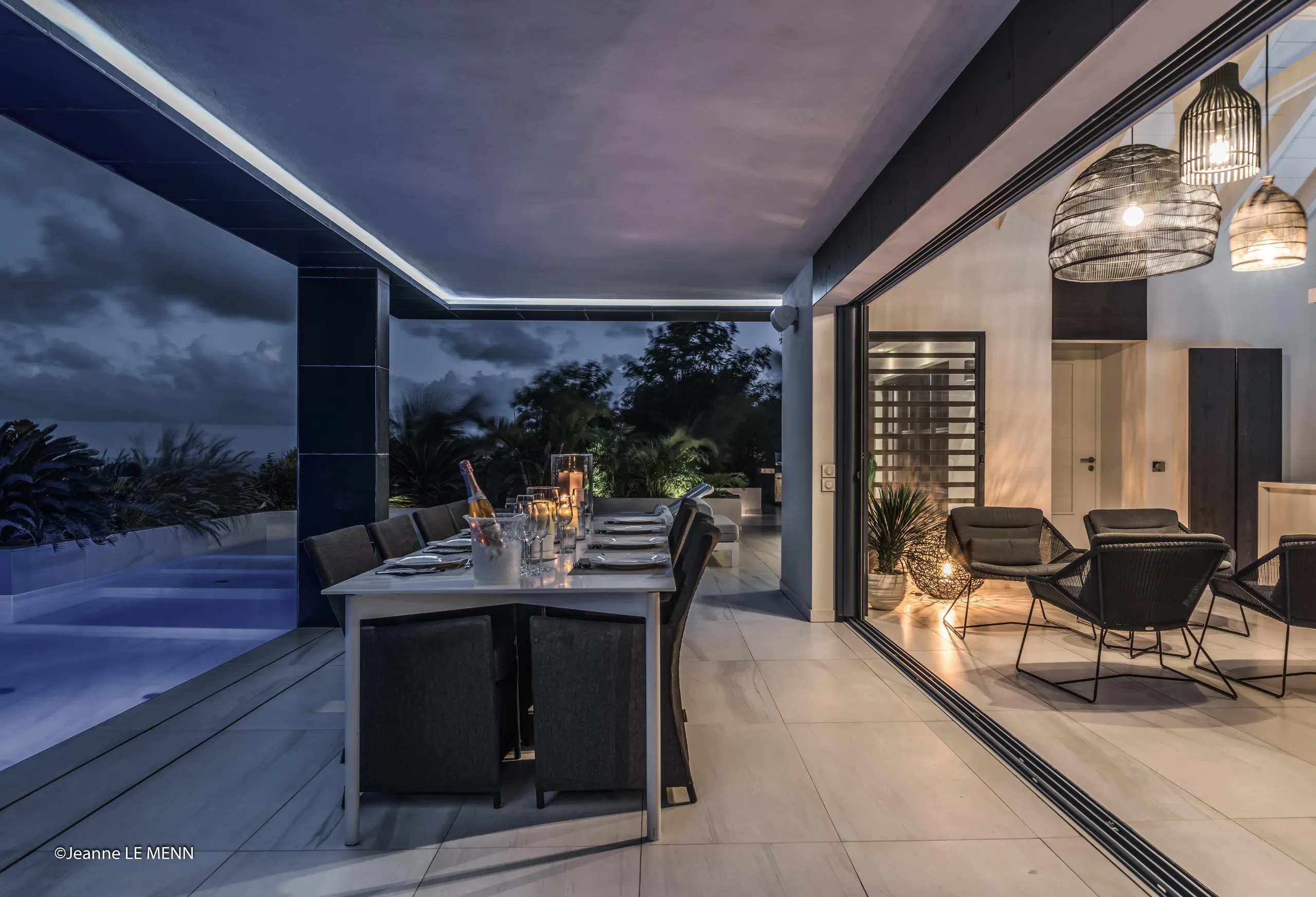 Gleaming Caribbean Villa with Private Pool and Ocean Views — photograph 9
