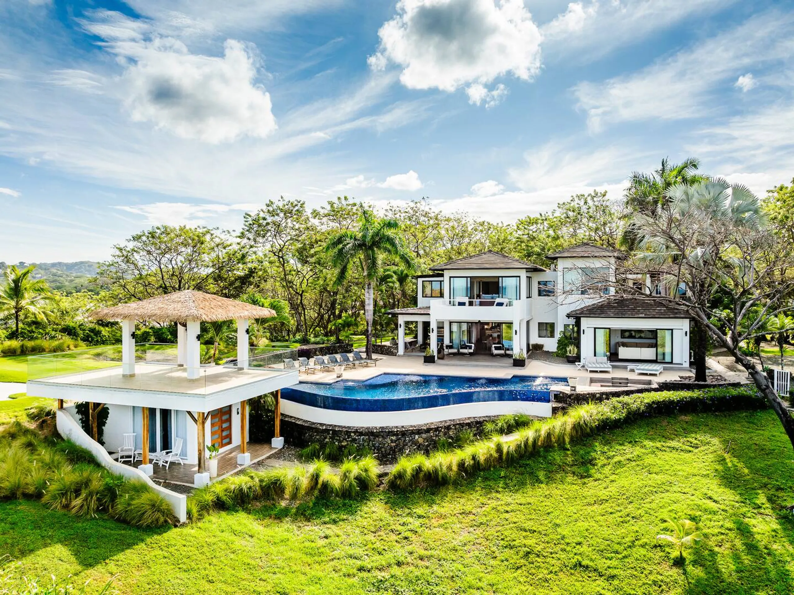 Stunning 7BR Oceanfront Estate with Invigorating Pool, Tamarindo