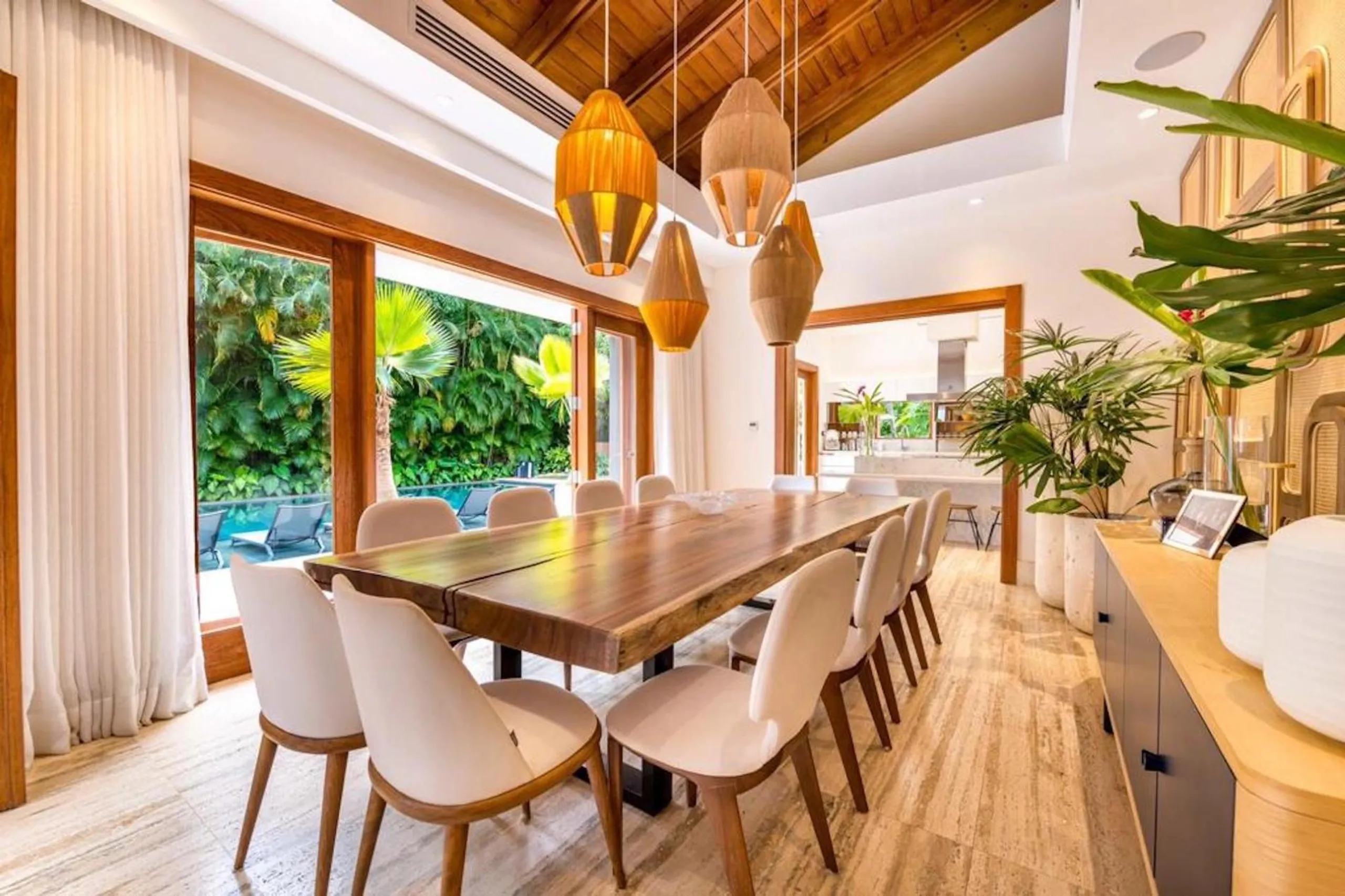 Brand-New Tropical Villa with Pool & Gazebo – Steps from the Beach — photograph 10