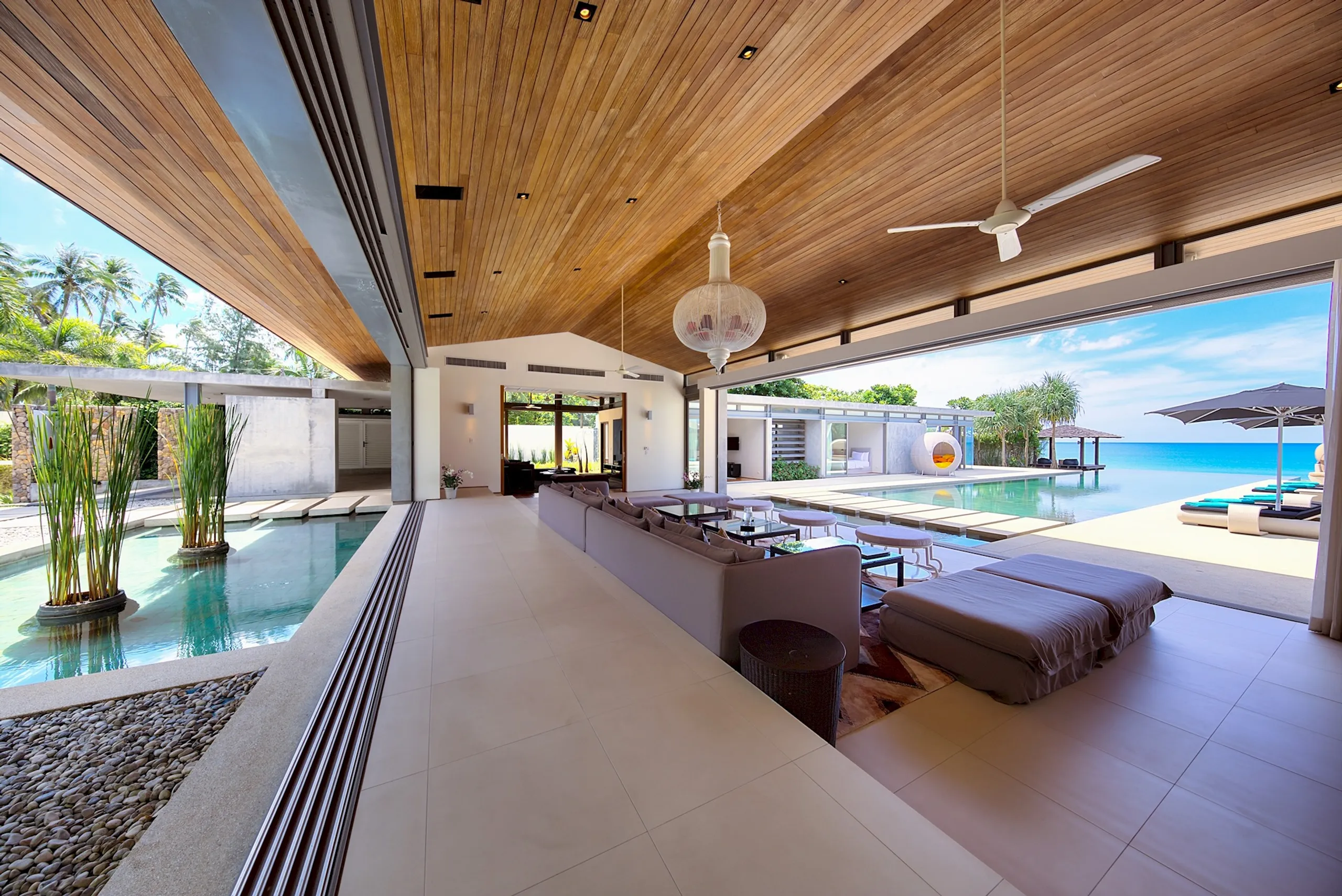 Stunning Seaview Villa with Infinity Pool — photograph 7