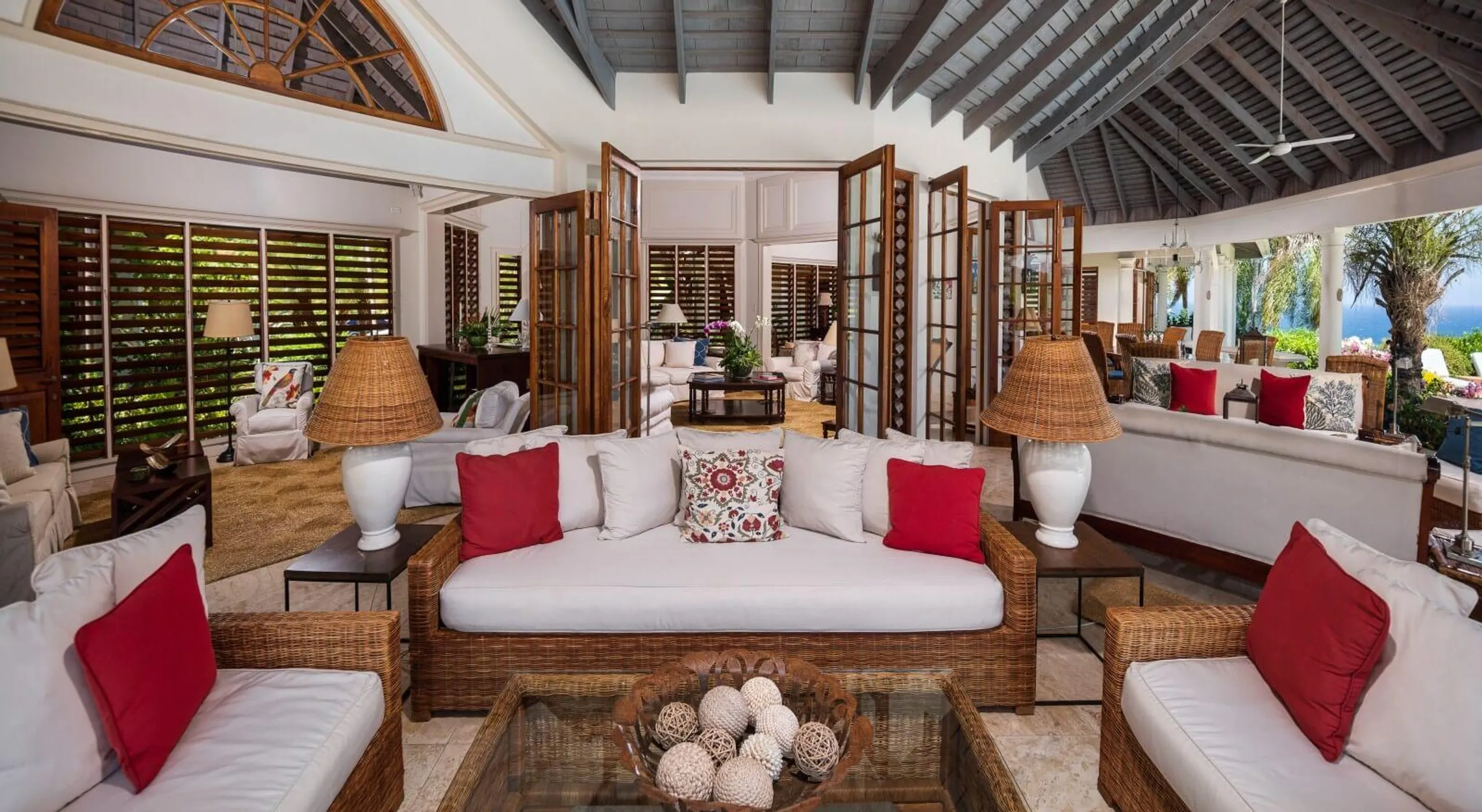 Posh Paradise Villa with Private Pool, Gazebo, and Stunning Ocean Views — photograph 7
