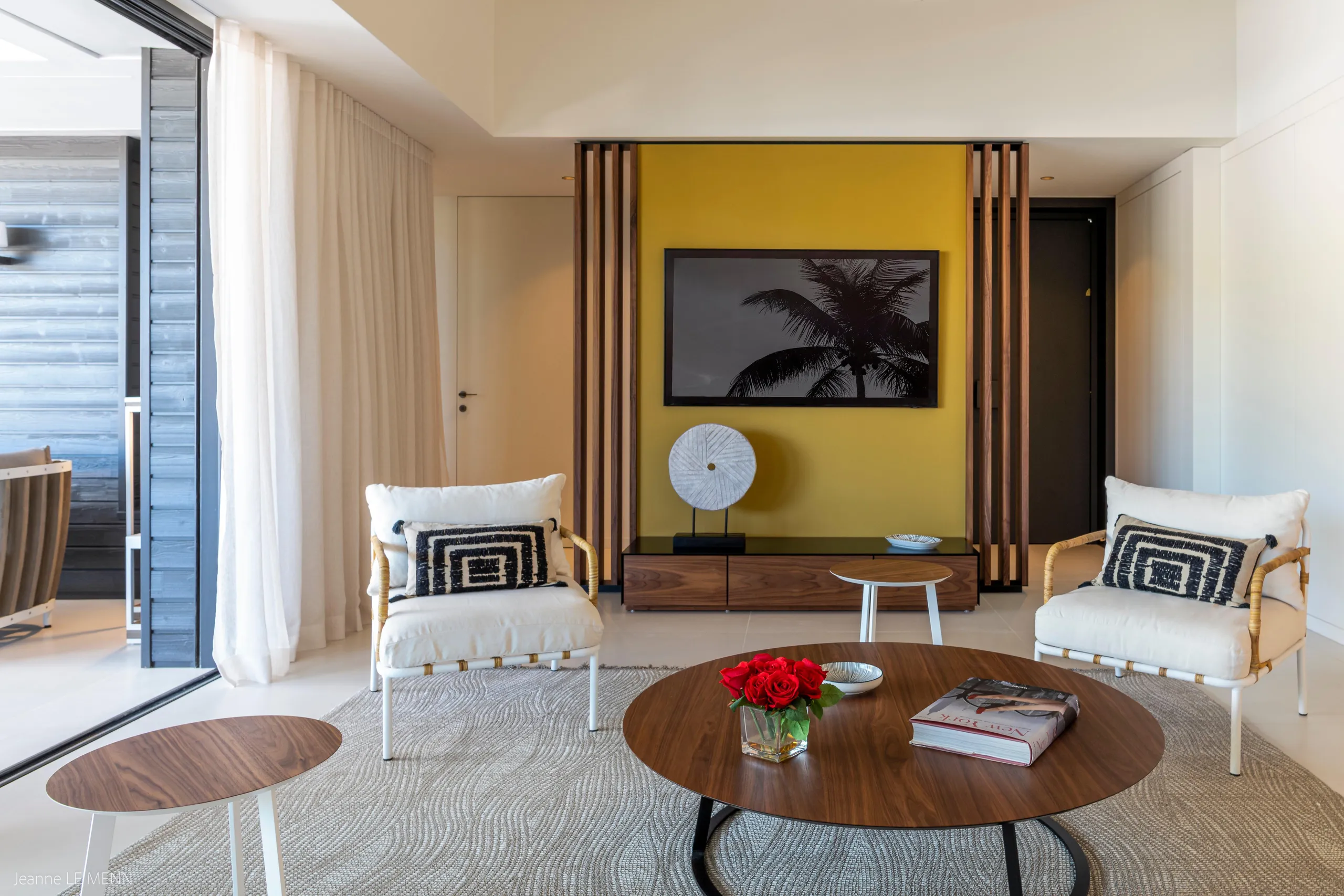 Prestigious Gustavia Retreat with Sun Drenched Terrace and Spectacular Views — photograph 11