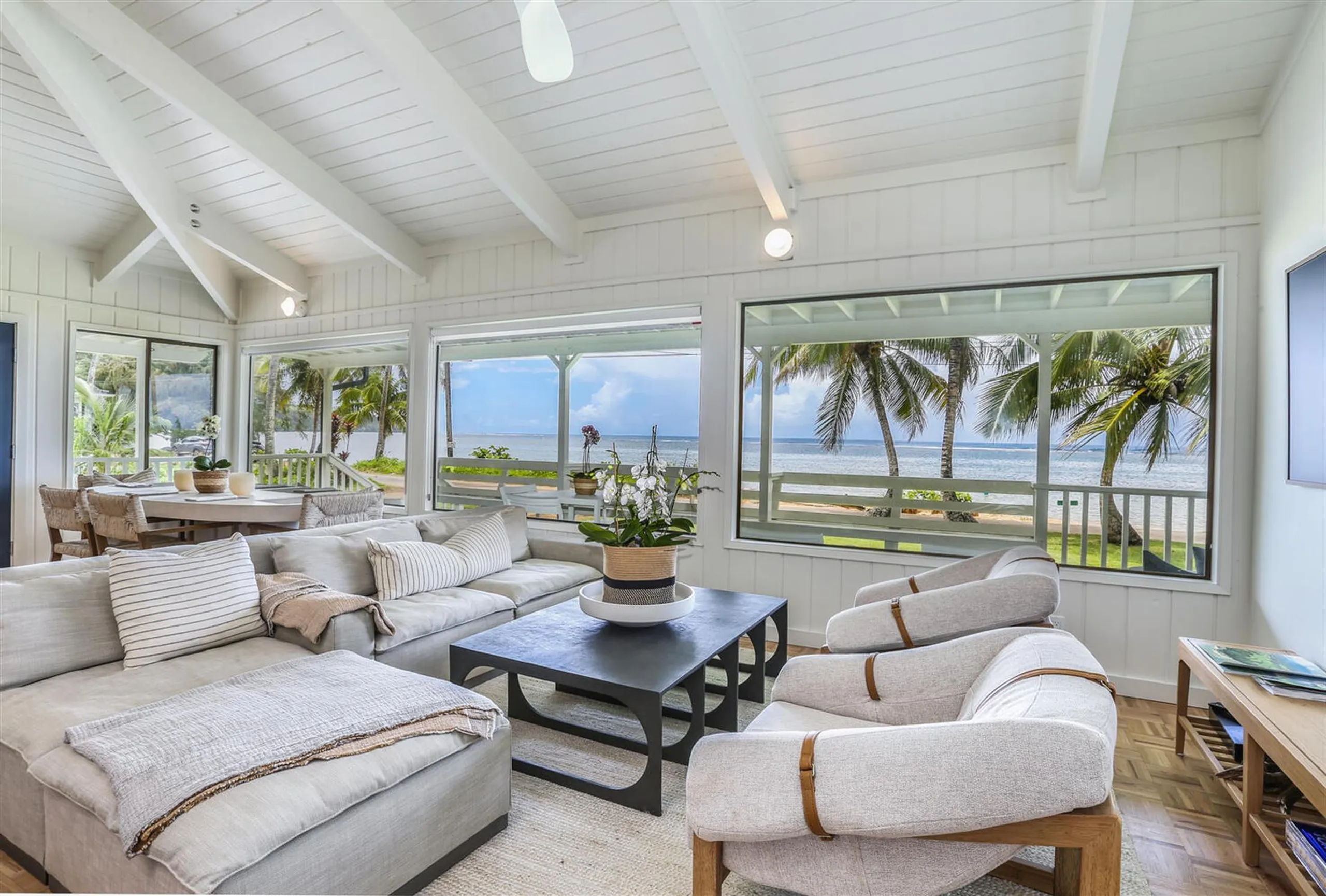 Kauai North Shore Ocean Front Villa with Stunning Ocean Views — photograph 5