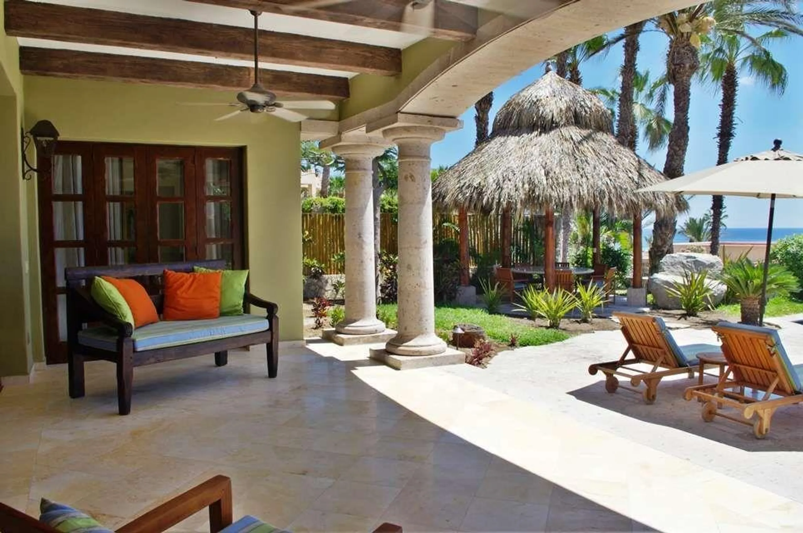Punta Ballena Beachfront Villa with Private Pool and Ocean Views — photograph 10