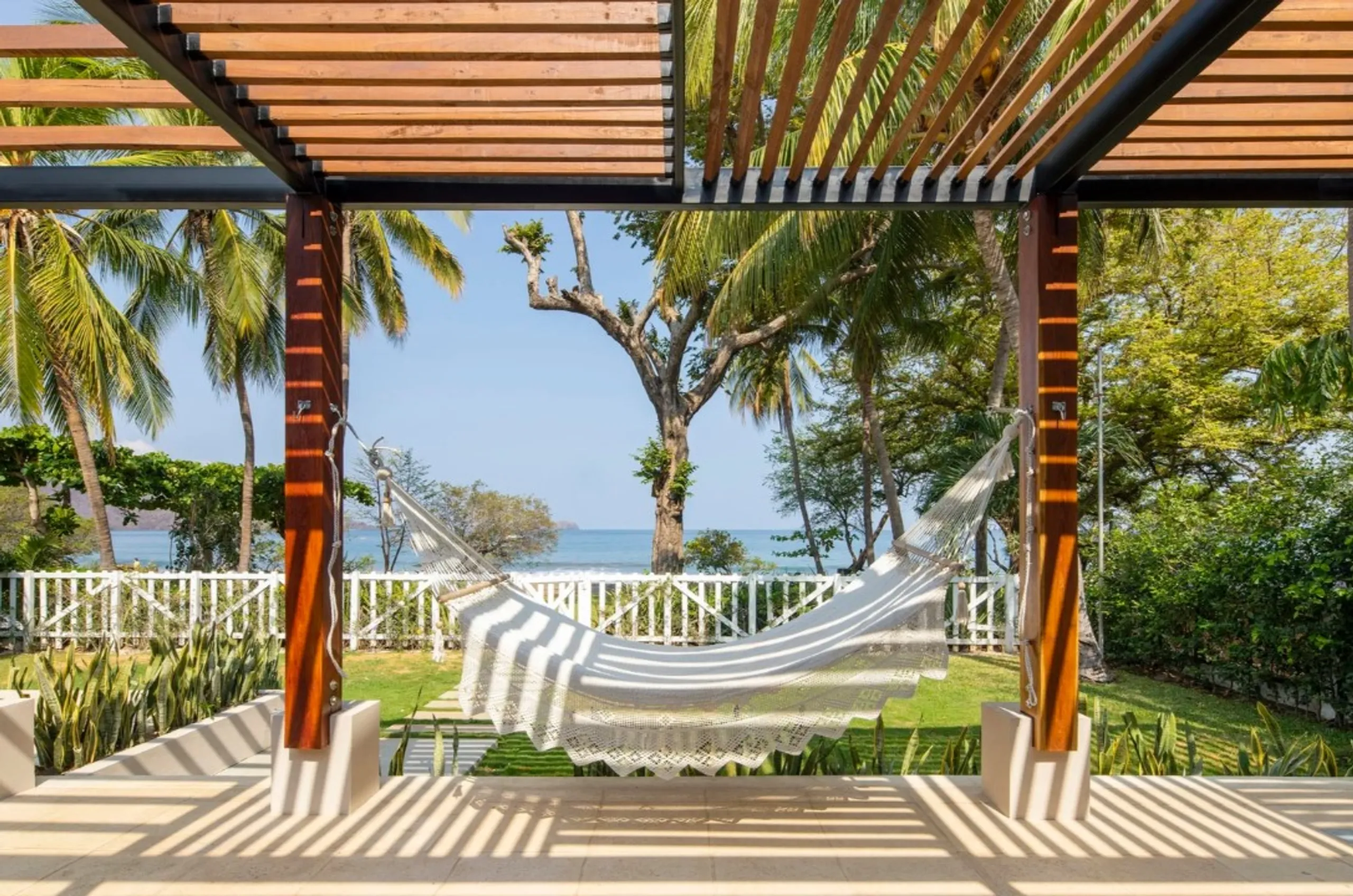Beautiful Hermosa Beach House with Private Pool and Walks to Beach — photograph 4
