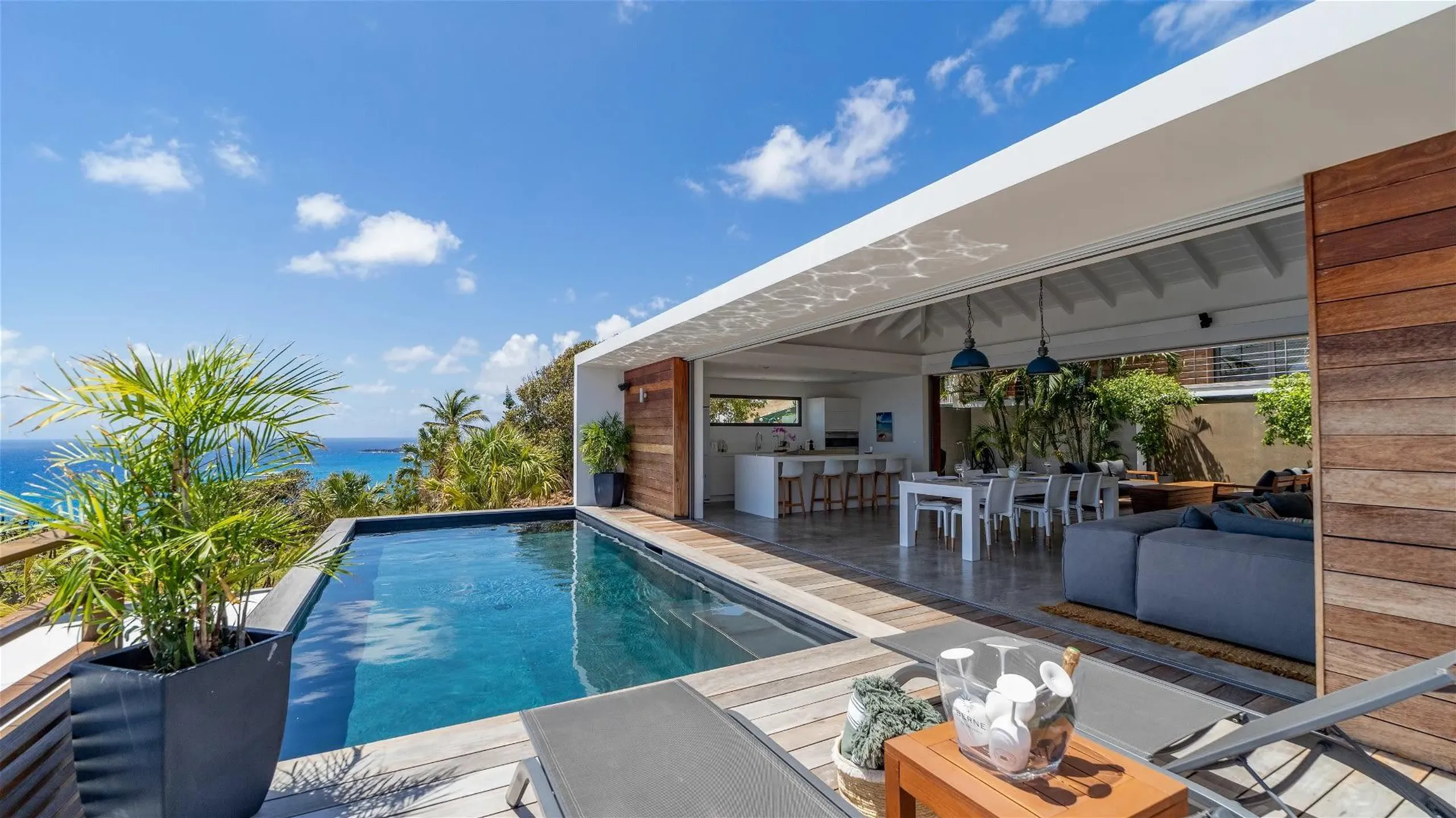 Beautiful Oceanview Villa with Invigorating Pool, Vitet