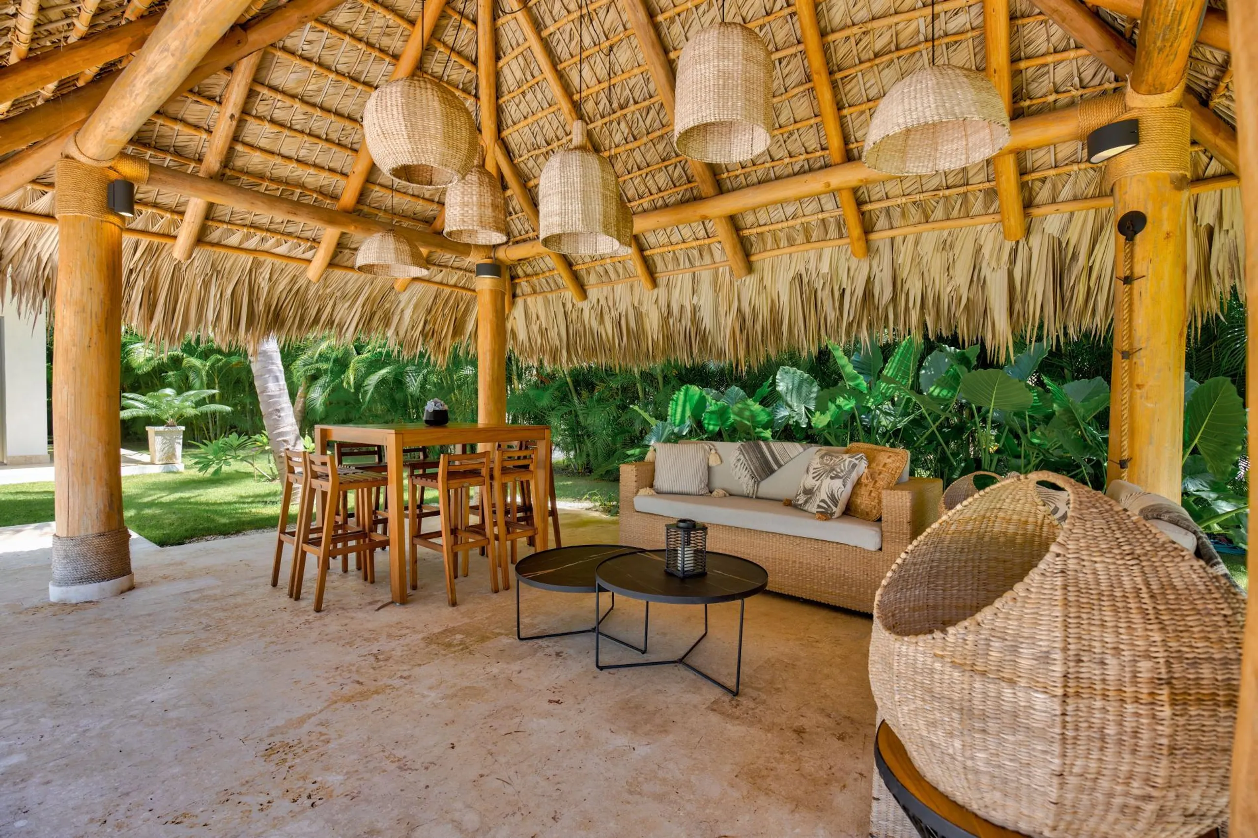 Tranquil 5-Bedroom Villa with Private Pool, Jacuzzi, and Golf Access — photograph 10