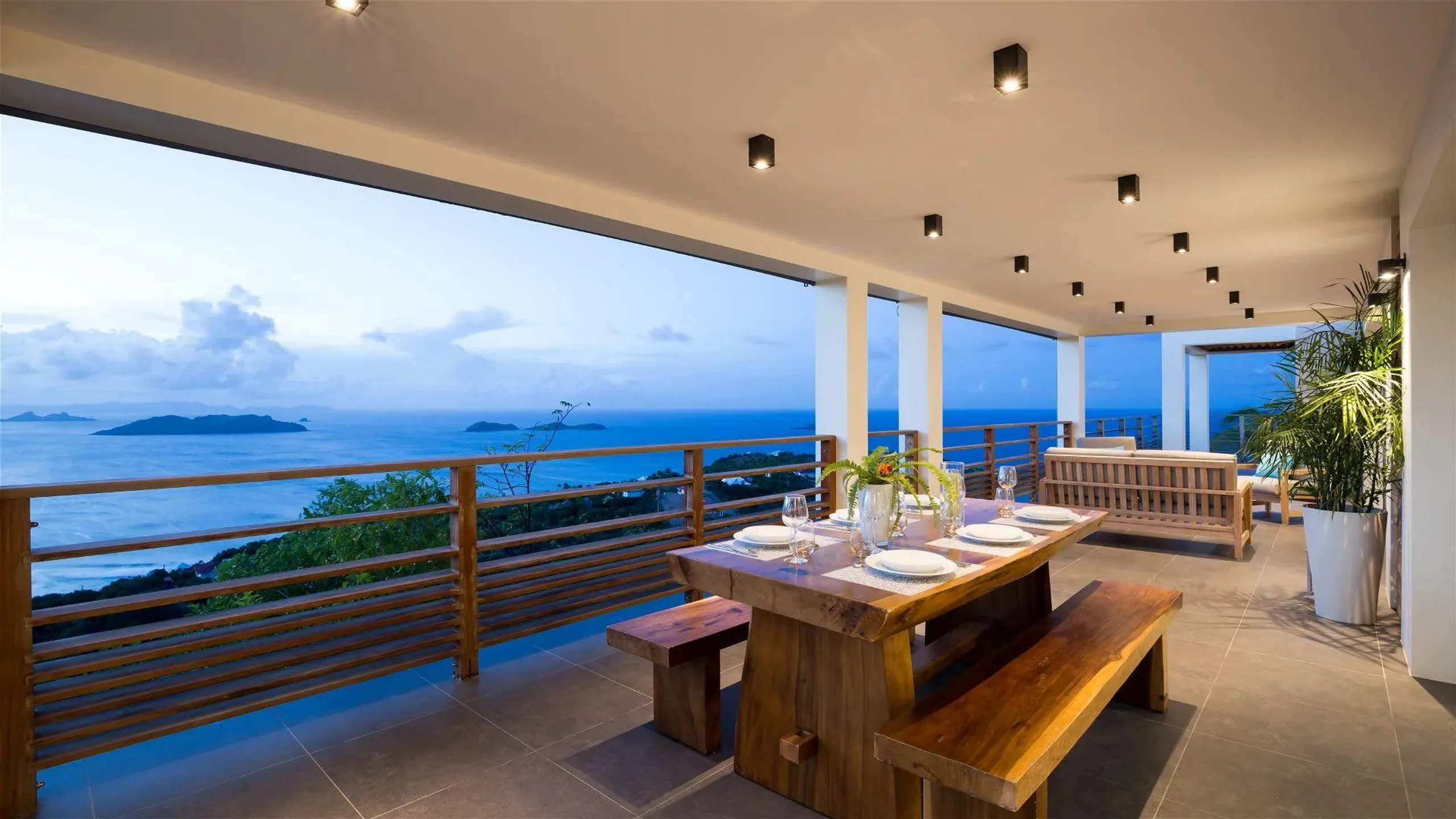 Tranquil Seaview Villa with Invigorating Pool — photograph 4