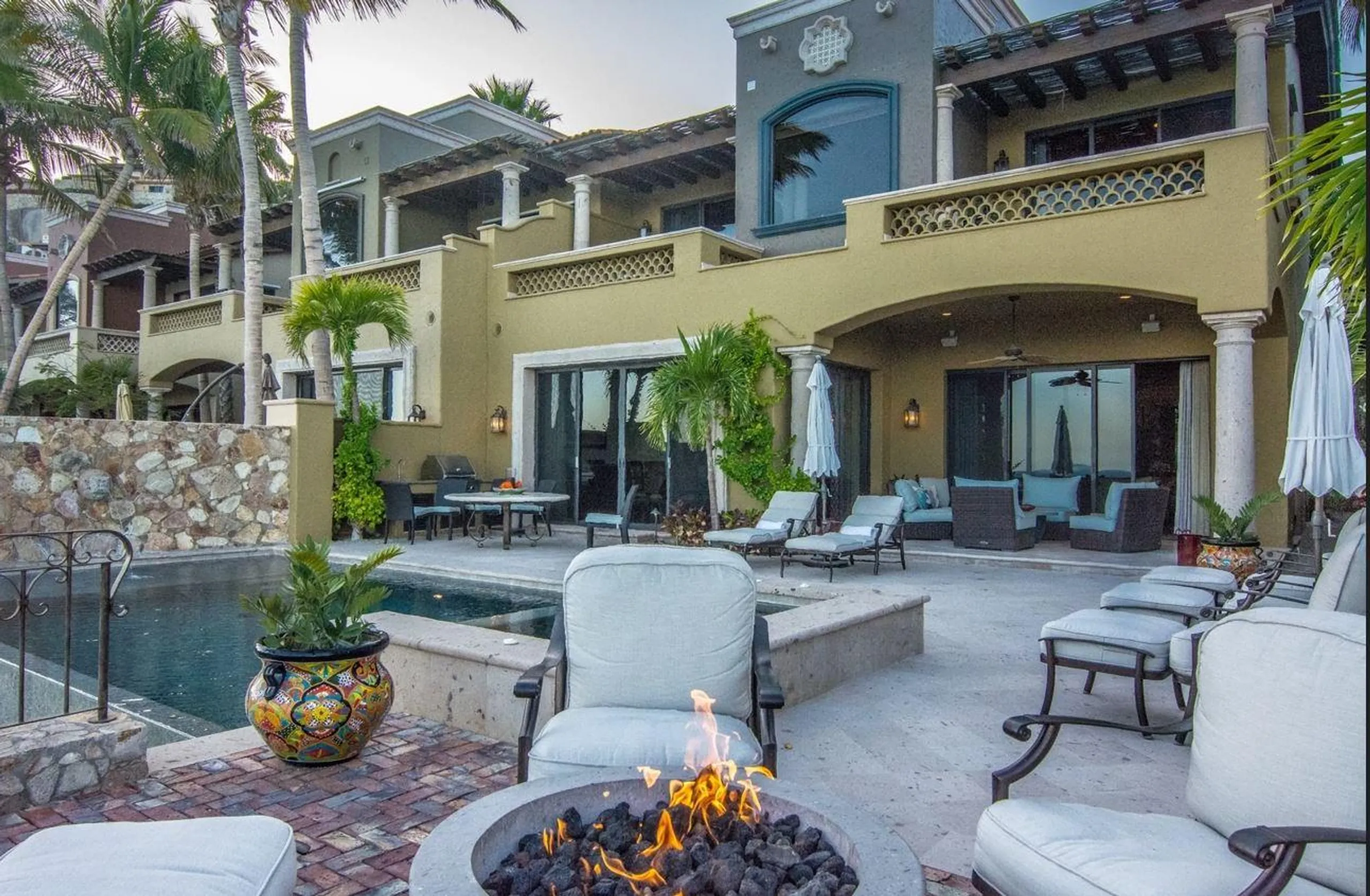 Graceful Four Bedroom Los Cabos Villa with Private Infinity Pool and Ocean Views, Los Cabos