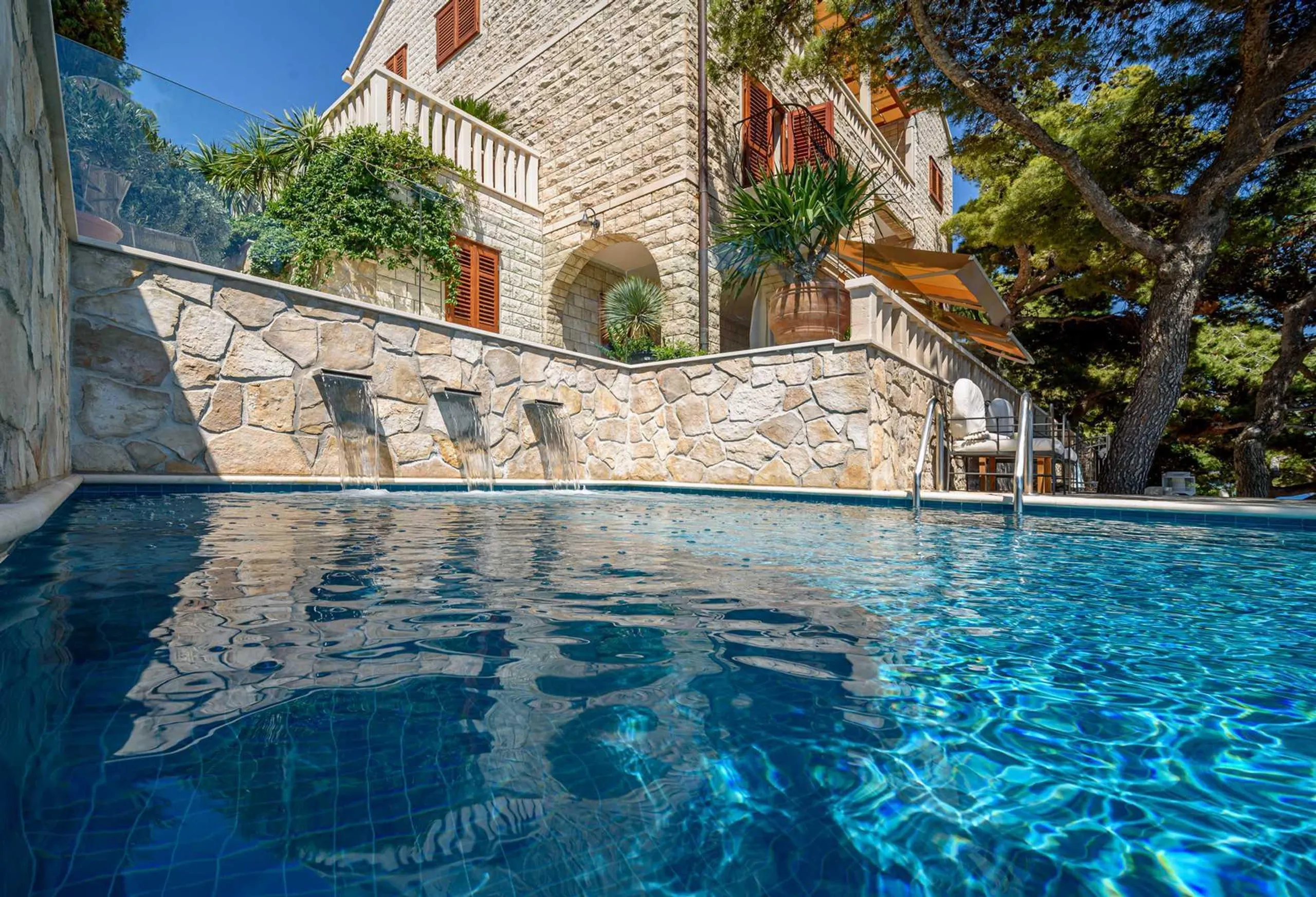 Enchanting Dalmatian Villa with Private Pool and Stunning Sea View — photograph 2