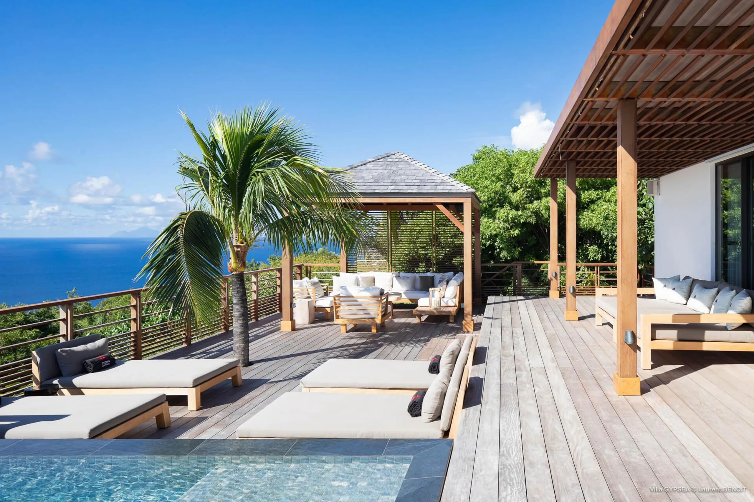 Elevated Luxurious Oceanview Villa with Infinity Pool in Lurin — photograph 11
