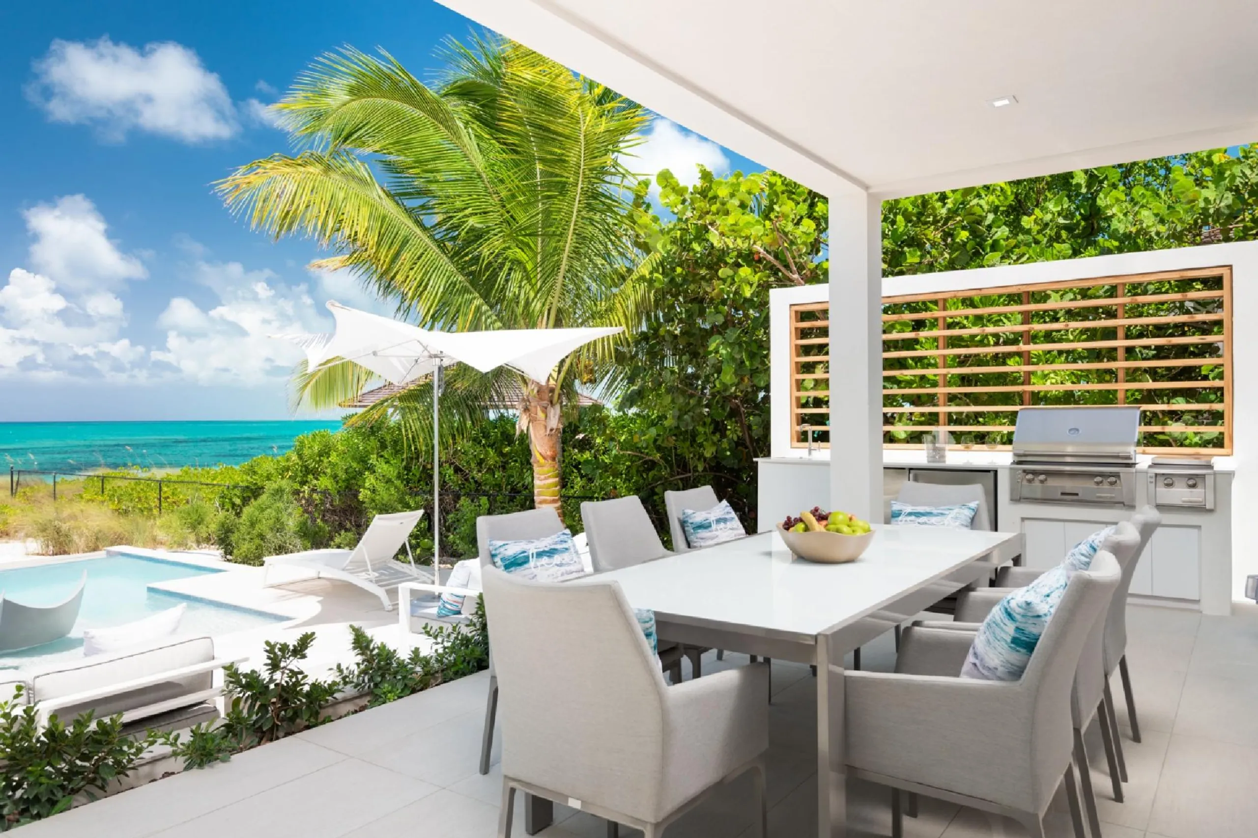 Grace Bay Beachfront Villa, Steps to the Beach with Private Infinity Pool — photograph 10