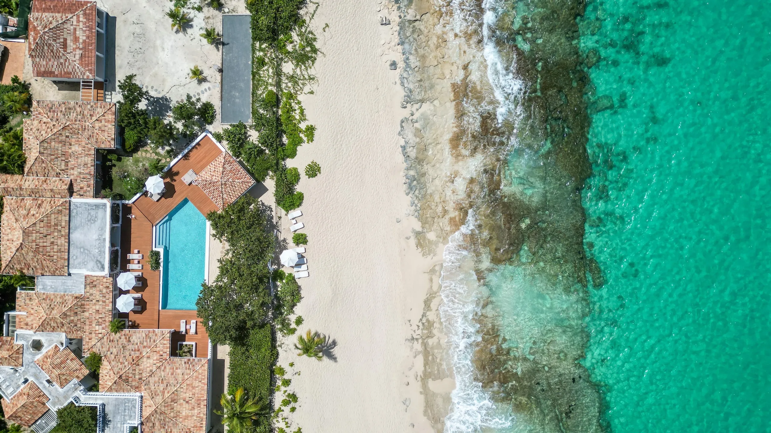 Stunning 6BR Villa with Private Pool and Breathtaking View of Plum Bay Beach — photograph 5