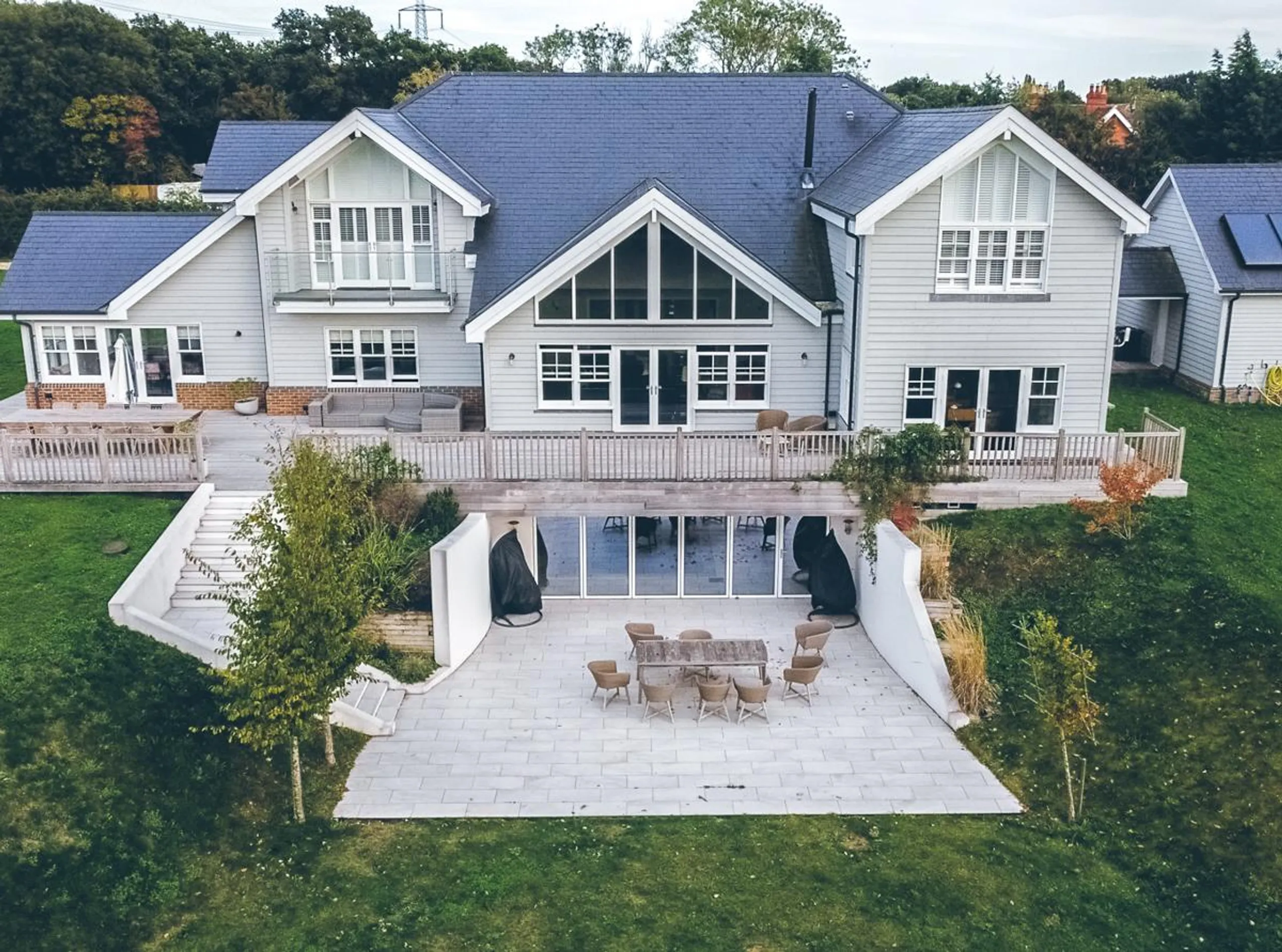 Luxurious Newly-Built Villa with Indoor Pool and Countryside Views — photograph 5