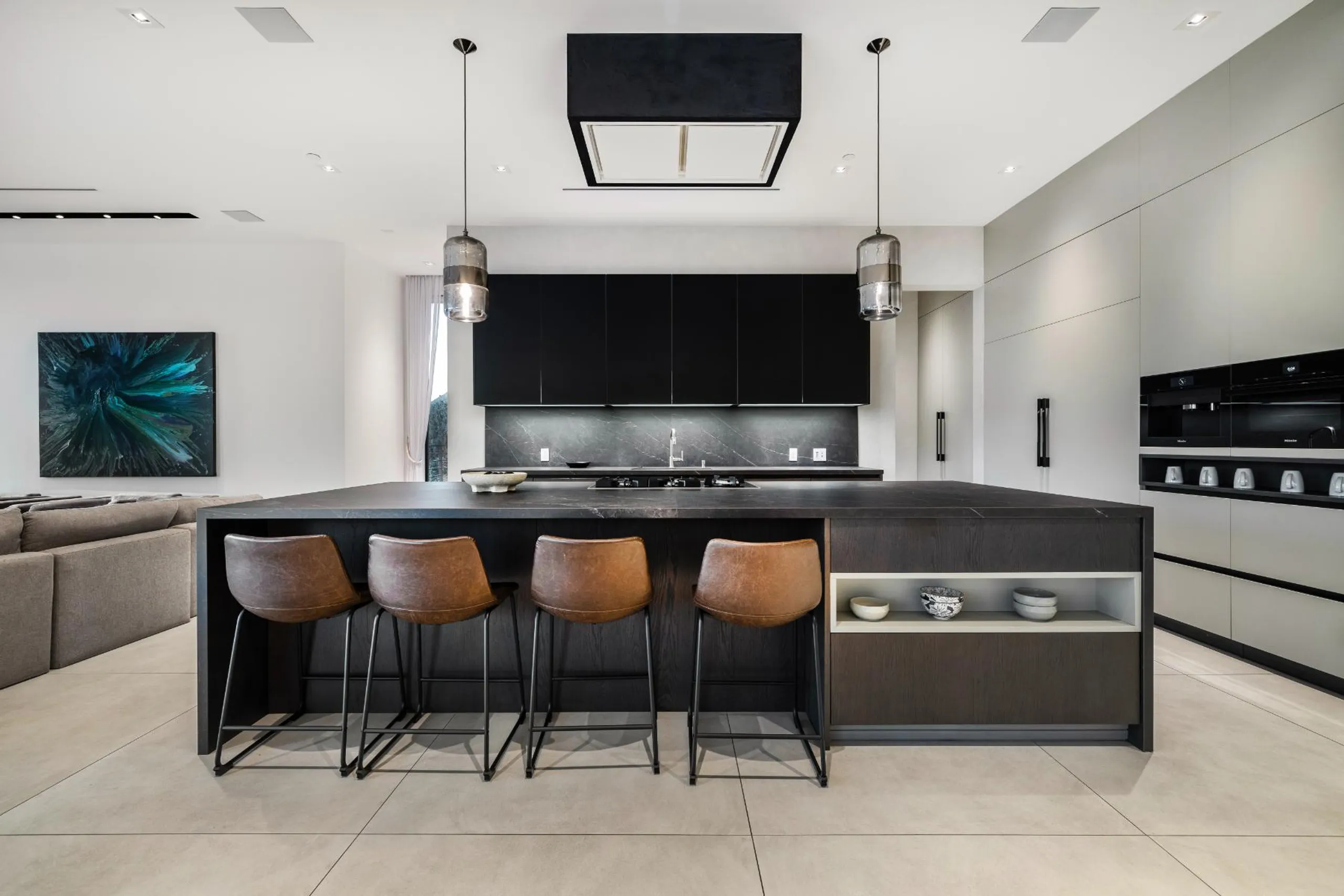 Grand Bel AIr Luxury Modern Estate with Infinity Pool and Panoramic Views — photograph 9